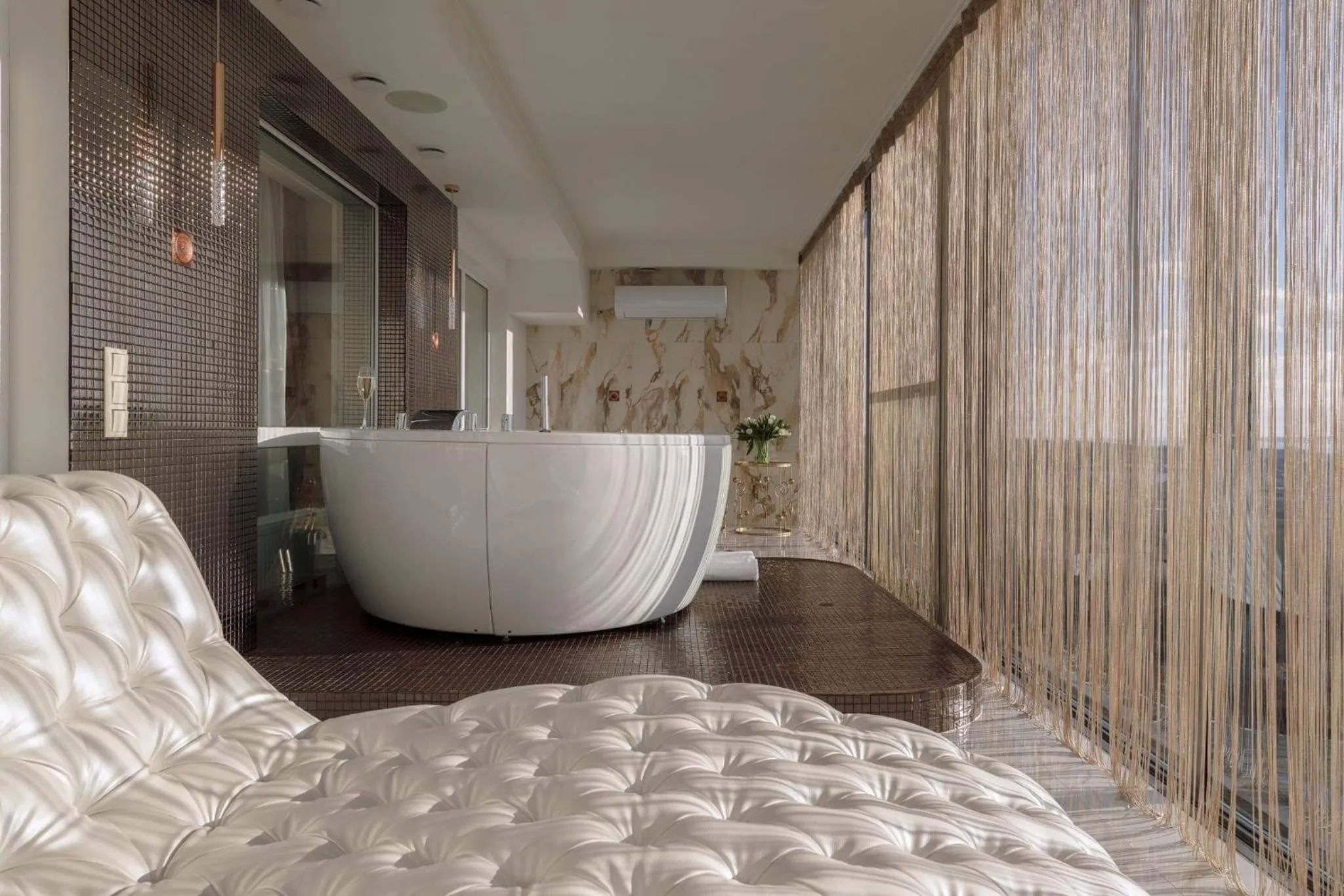 Prestige Jacuzzi Apartment by LIUKSAI