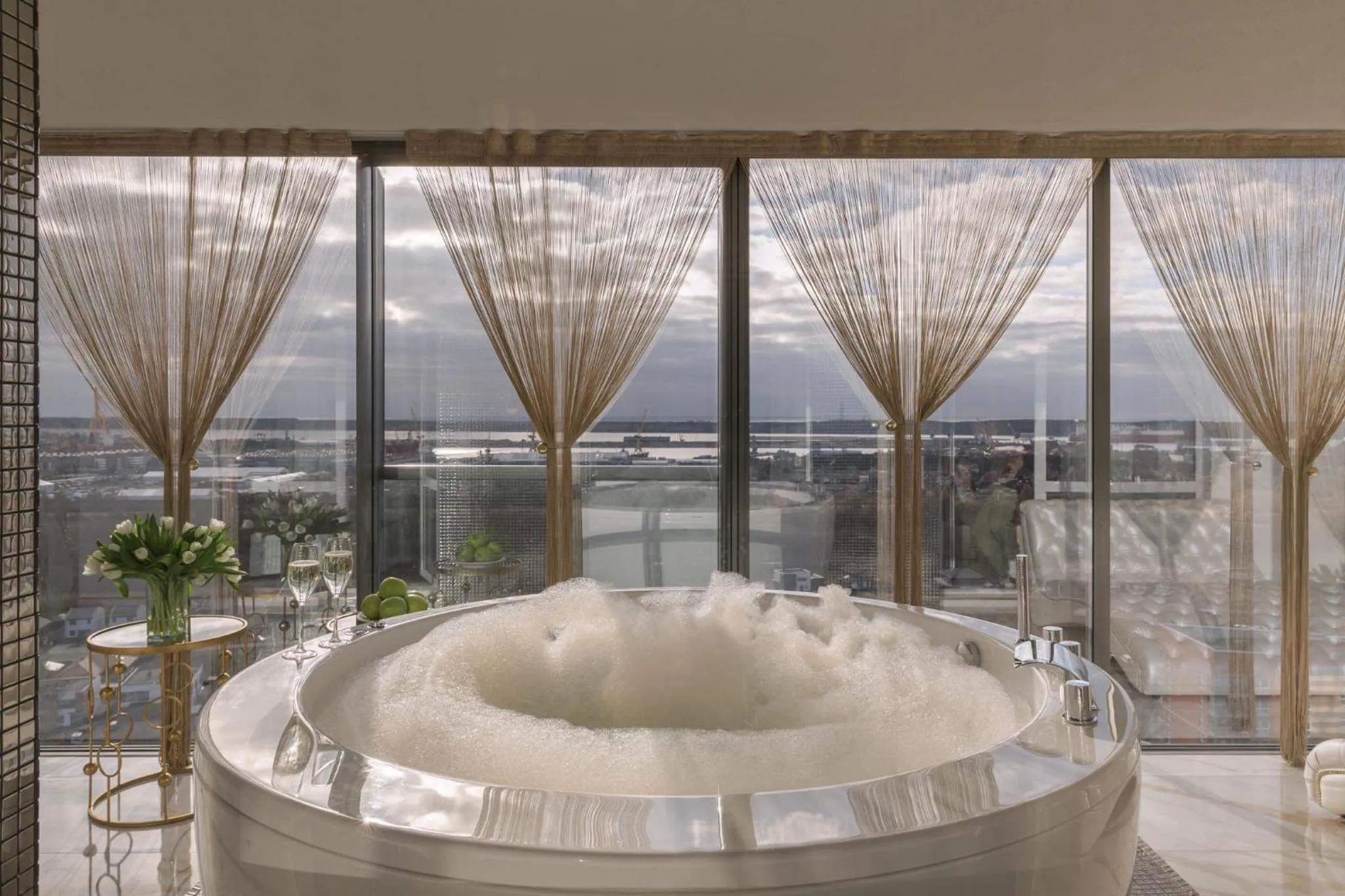 One-Bedroom Apartment in Prestige Jacuzzi Apartment by LIUKSAI