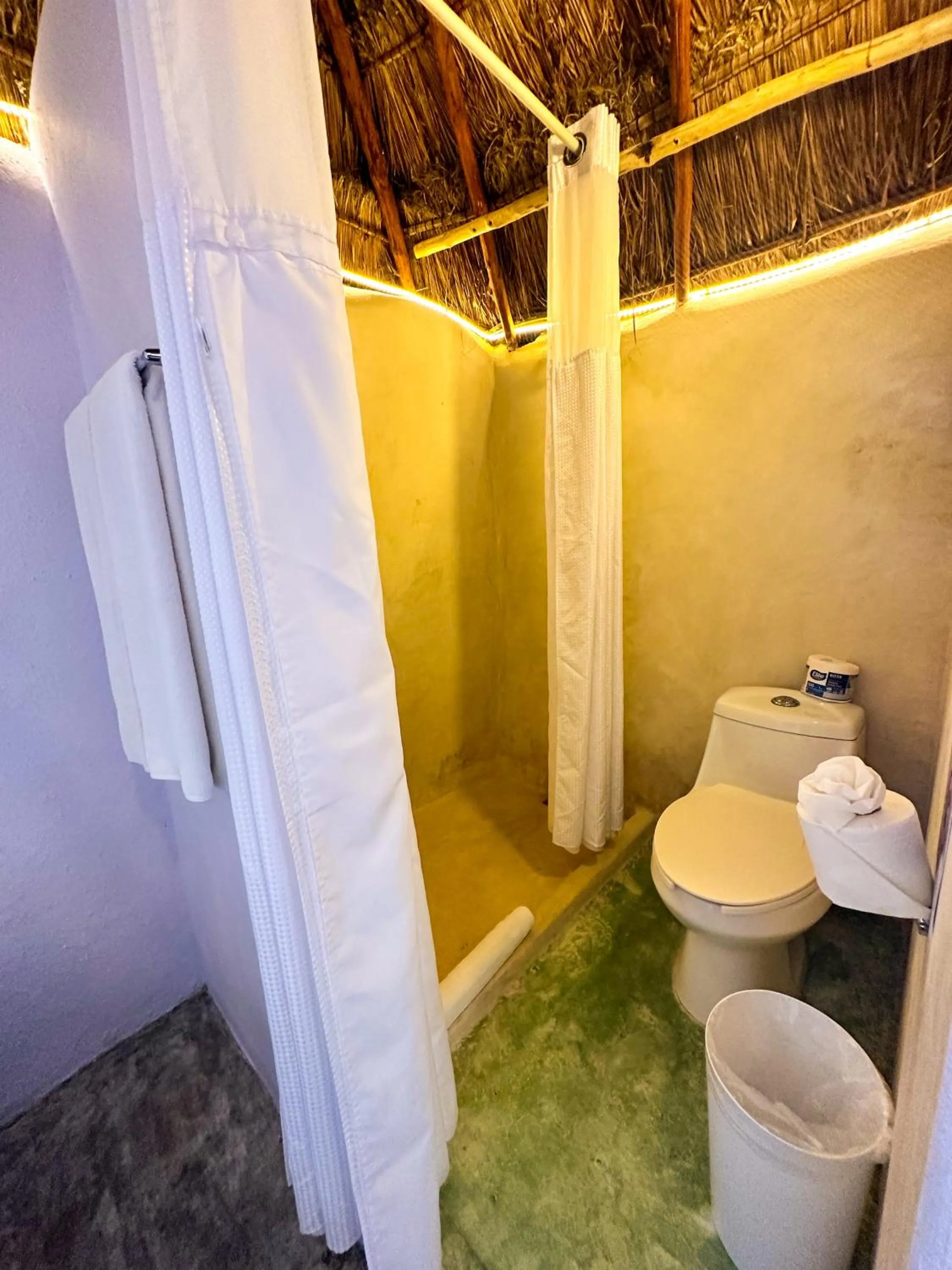 Bathroom in Alito Tulum Hotel