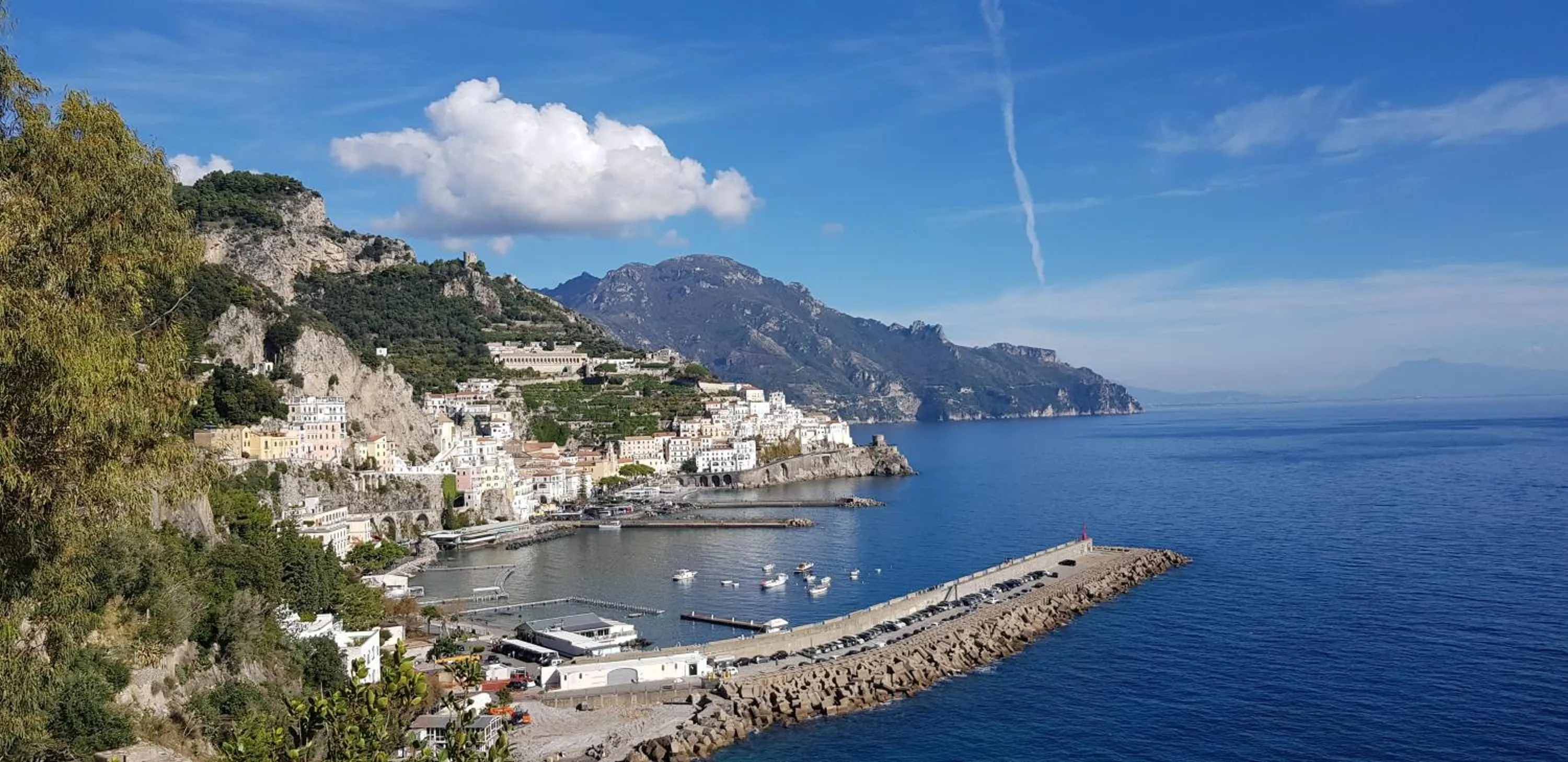 Nearby landmark in Hotel Holiday