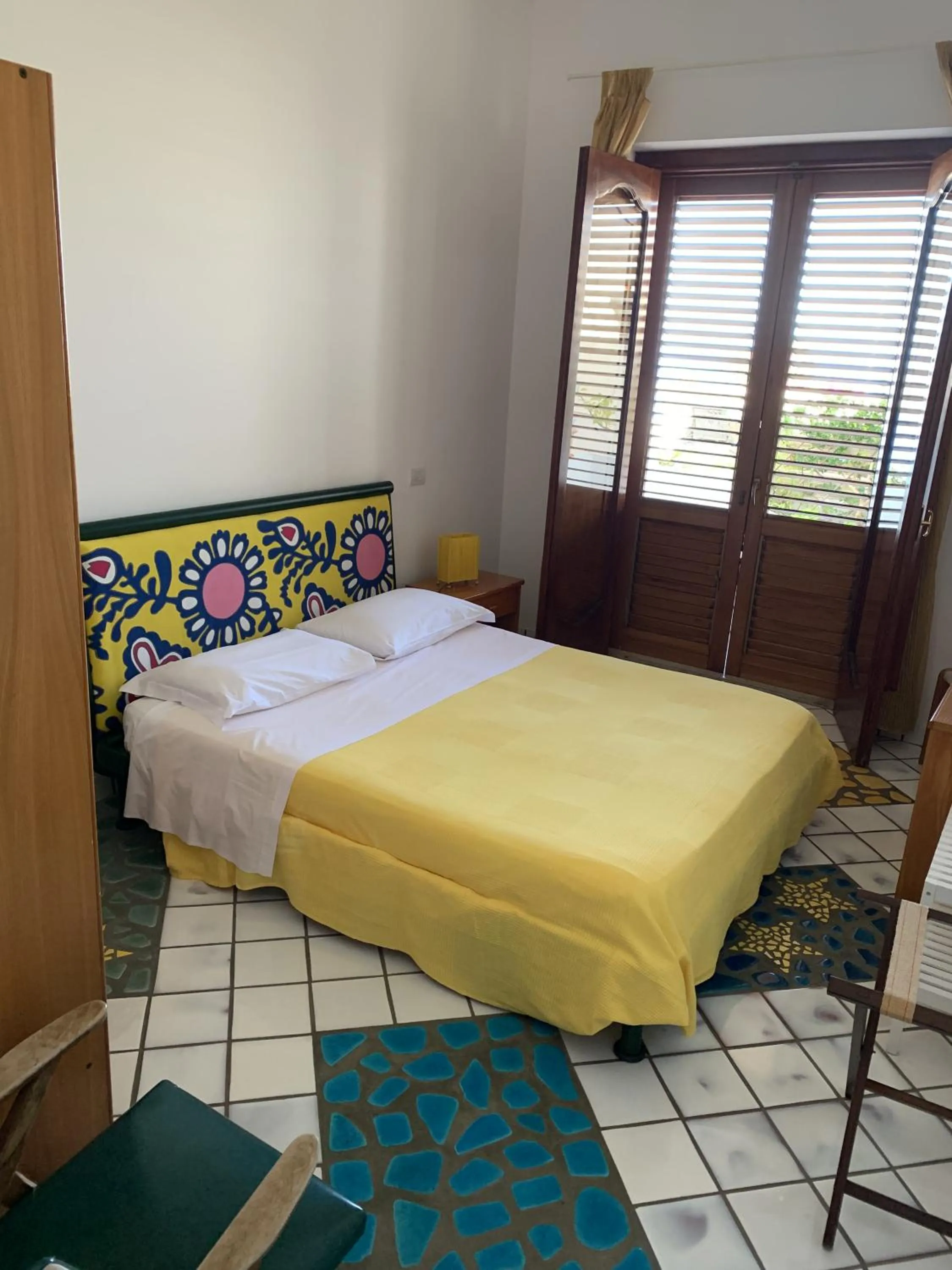 Bed in Hotel Holiday