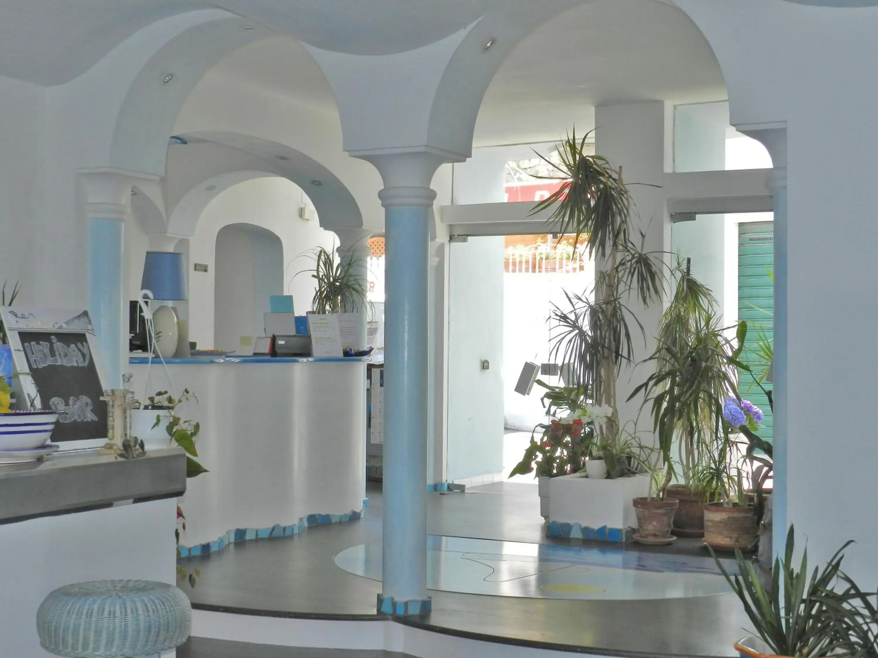 Lobby or reception in Hotel Holiday Lobby or reception in Hotel Holiday