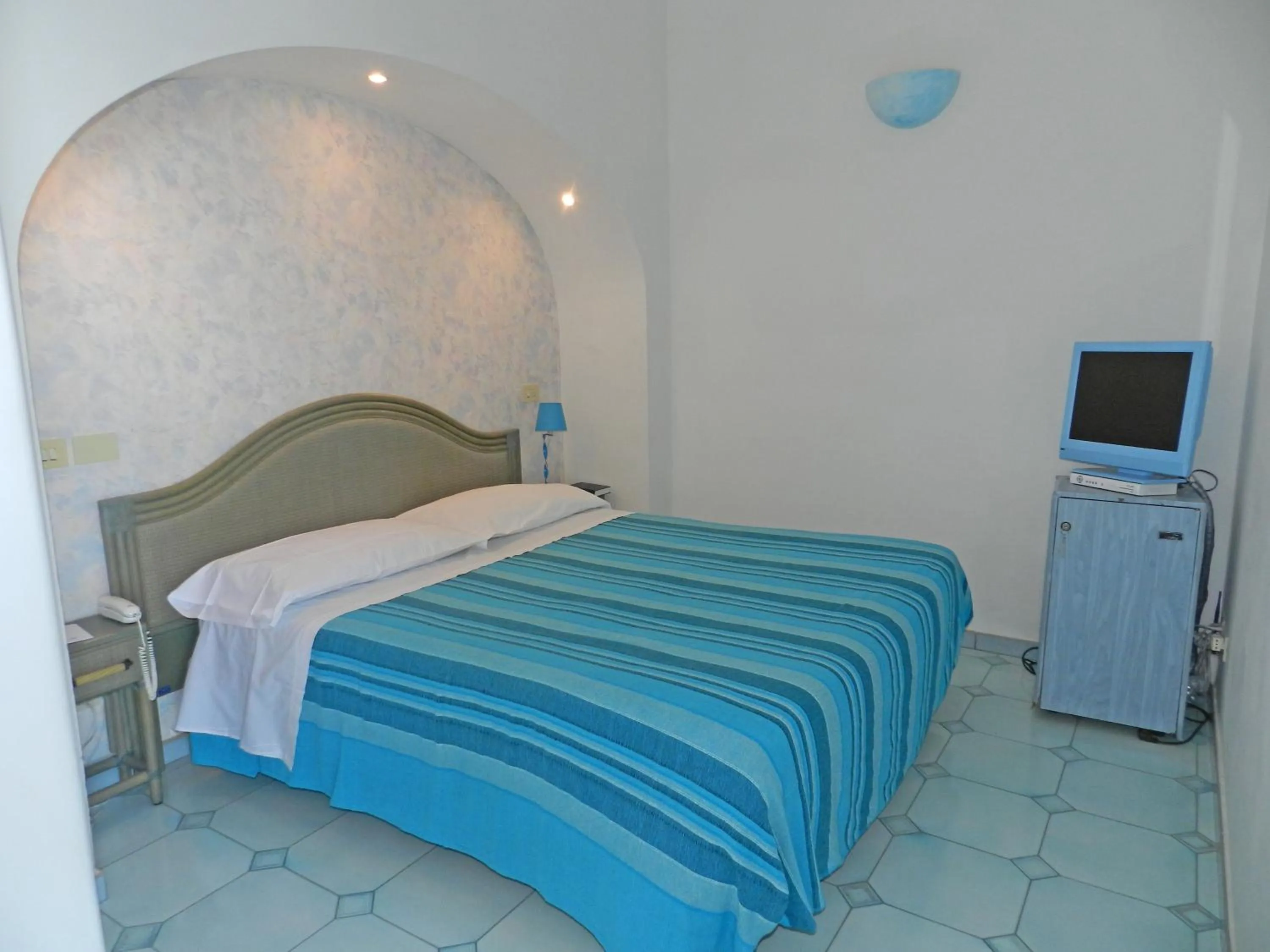 Bed in Hotel Holiday