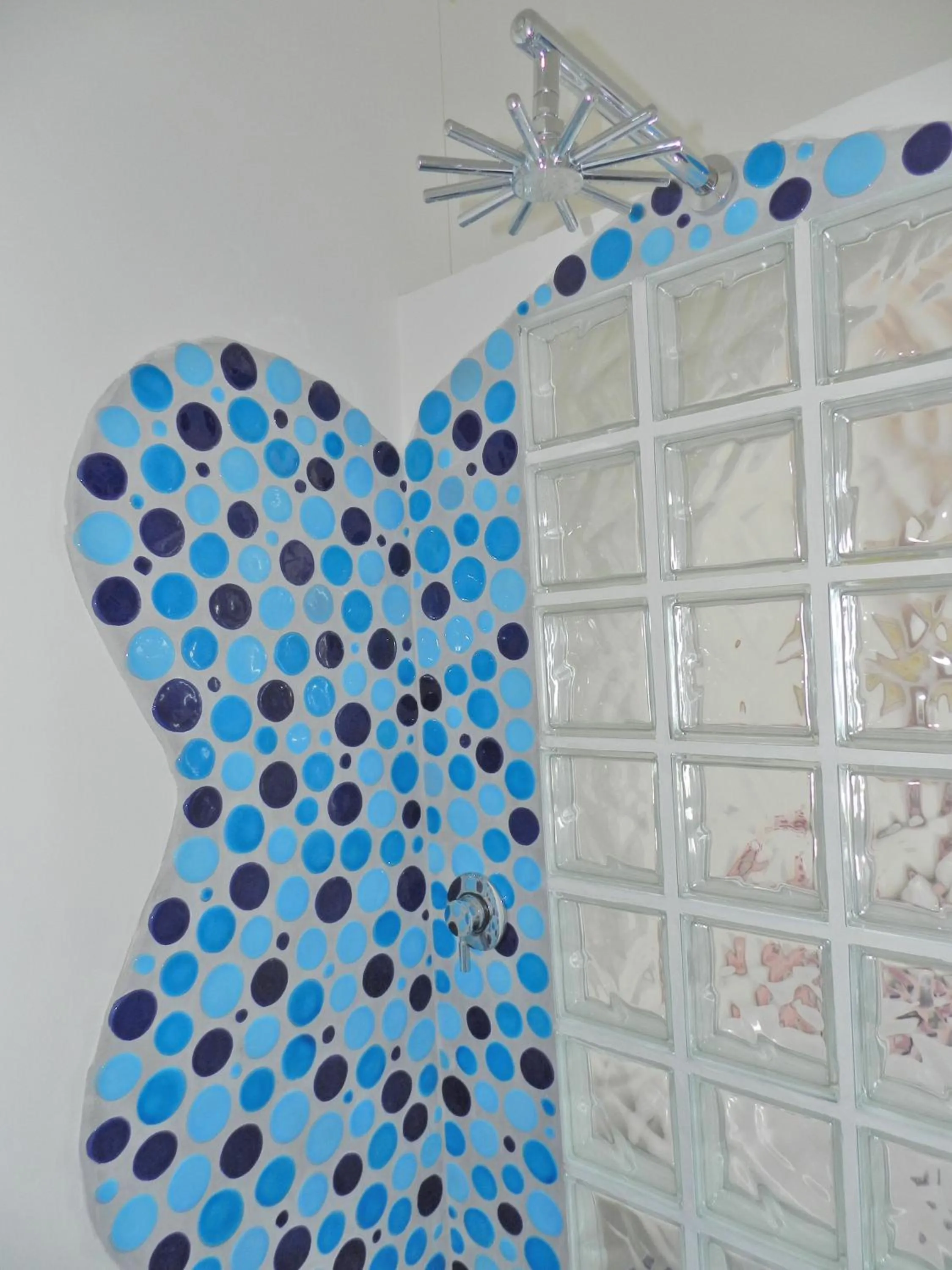 Bathroom in Hotel Holiday