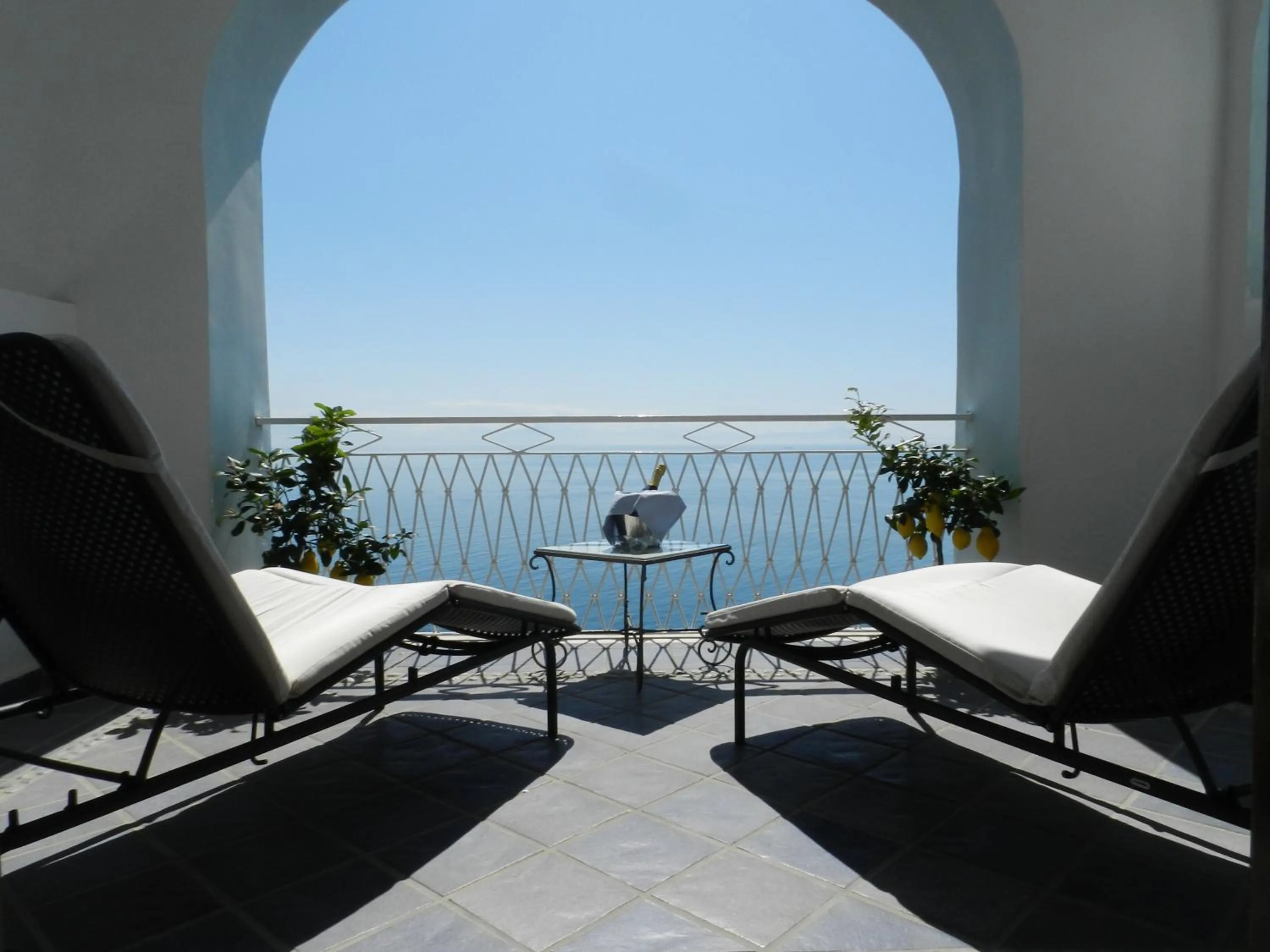 Balcony/Terrace in Hotel Holiday