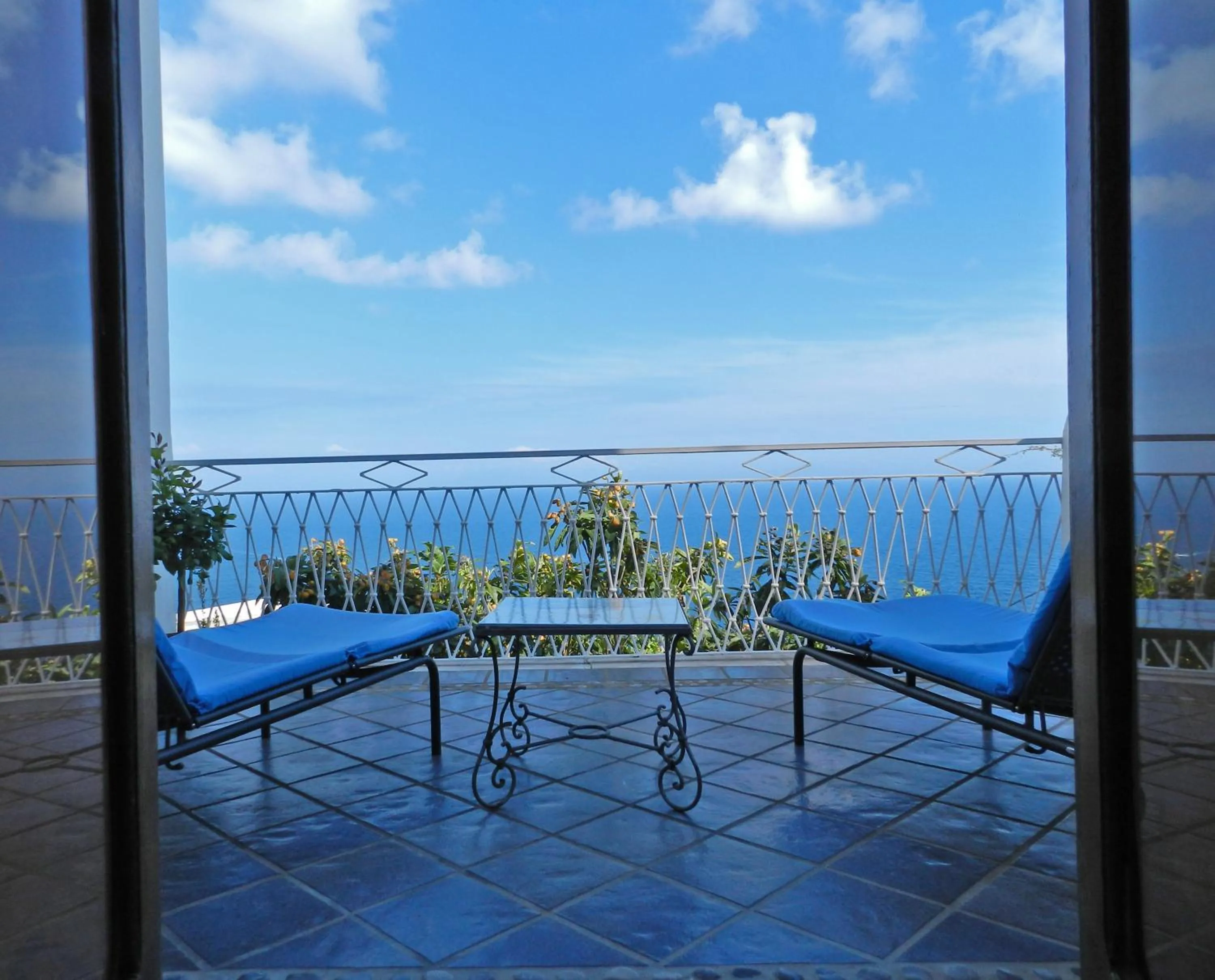 Sea view in Hotel Holiday