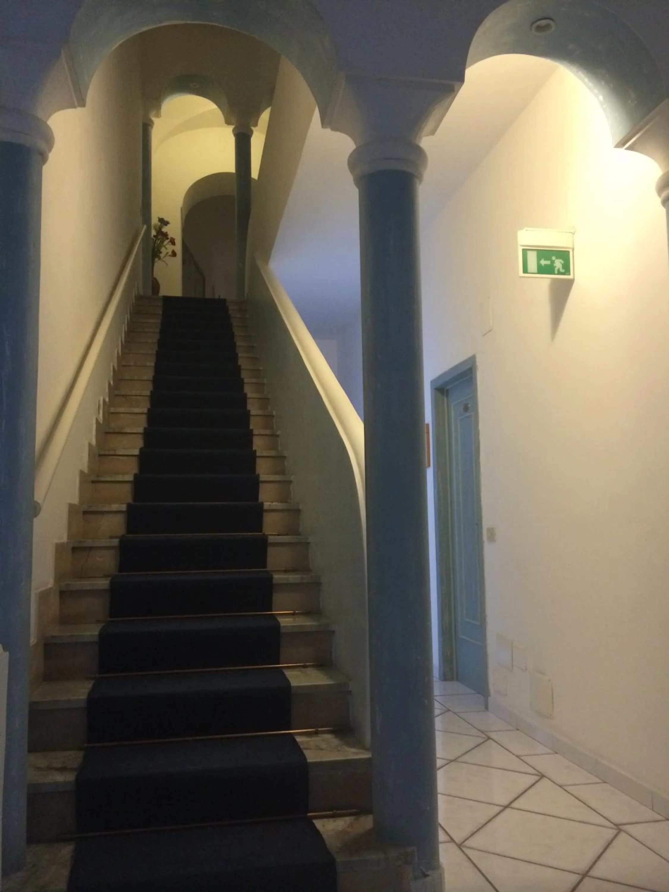 Property building in Hotel Holiday