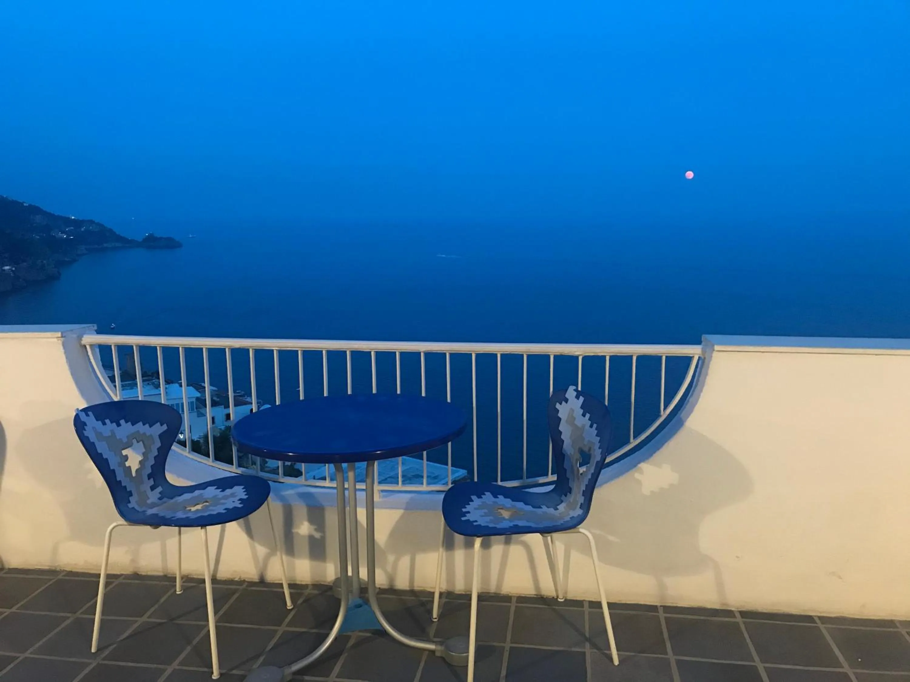 Sea view in Hotel Holiday