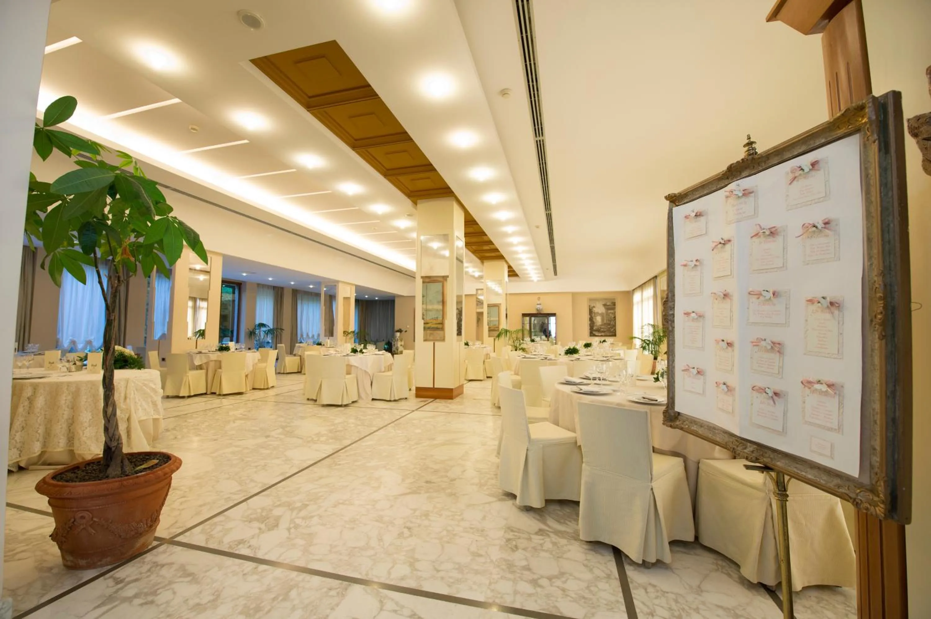 Restaurant/places to eat in Solofra Palace Hotel & Resort