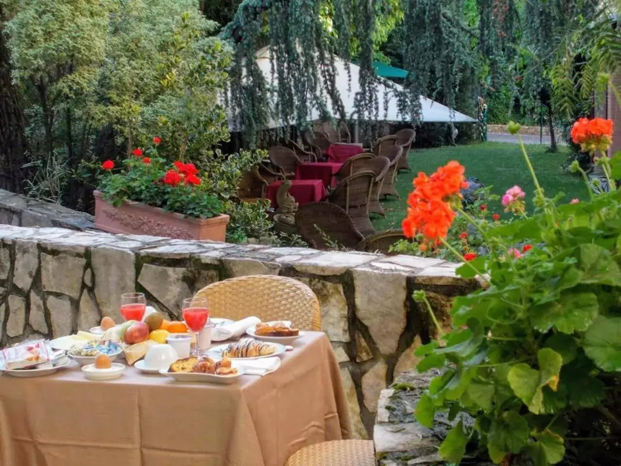 Breakfast in Solofra Palace Hotel & Resort Breakfast in Solofra Palace Hotel & Resort