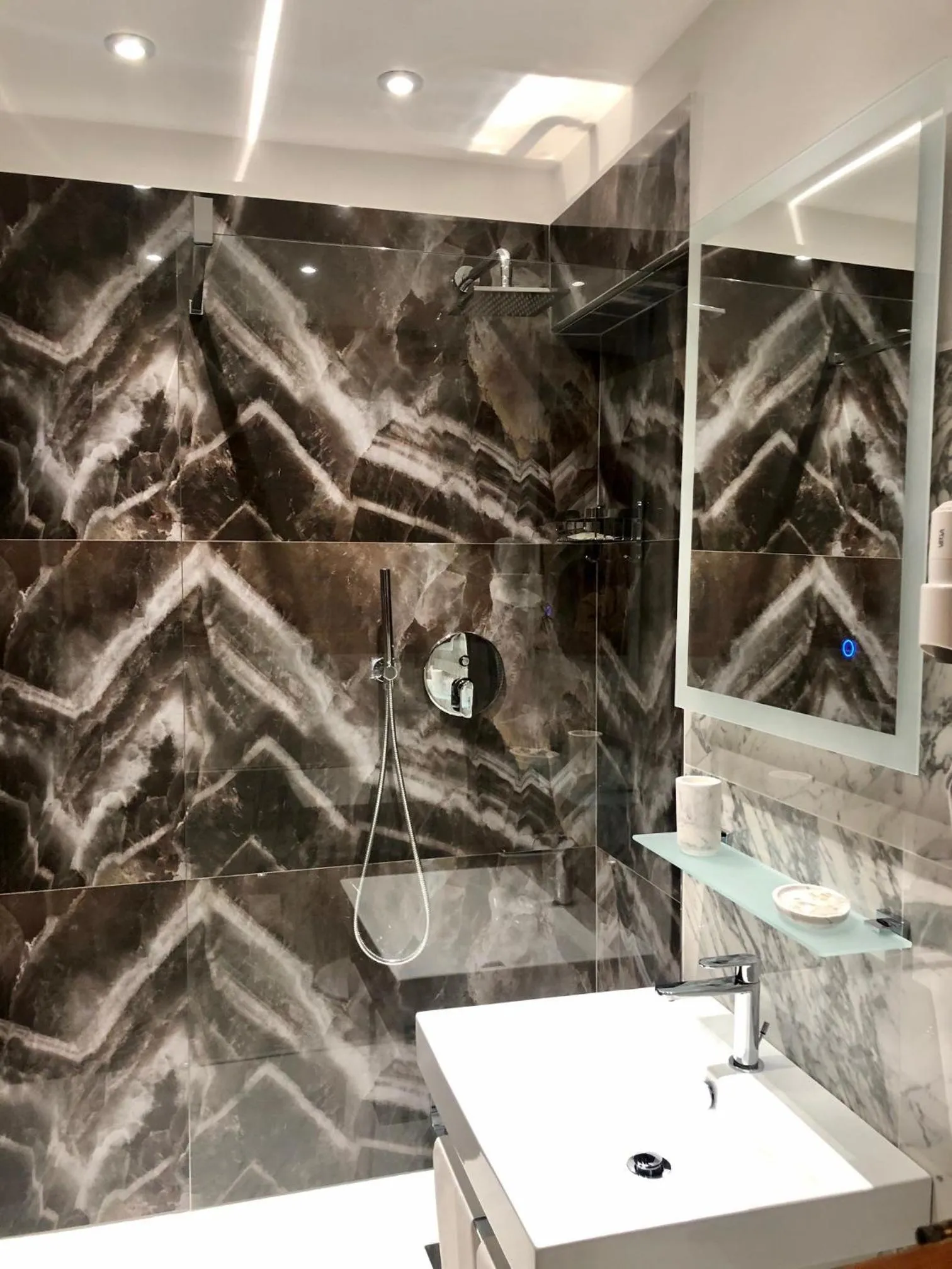 Bathroom in Hotel Ariel Silva