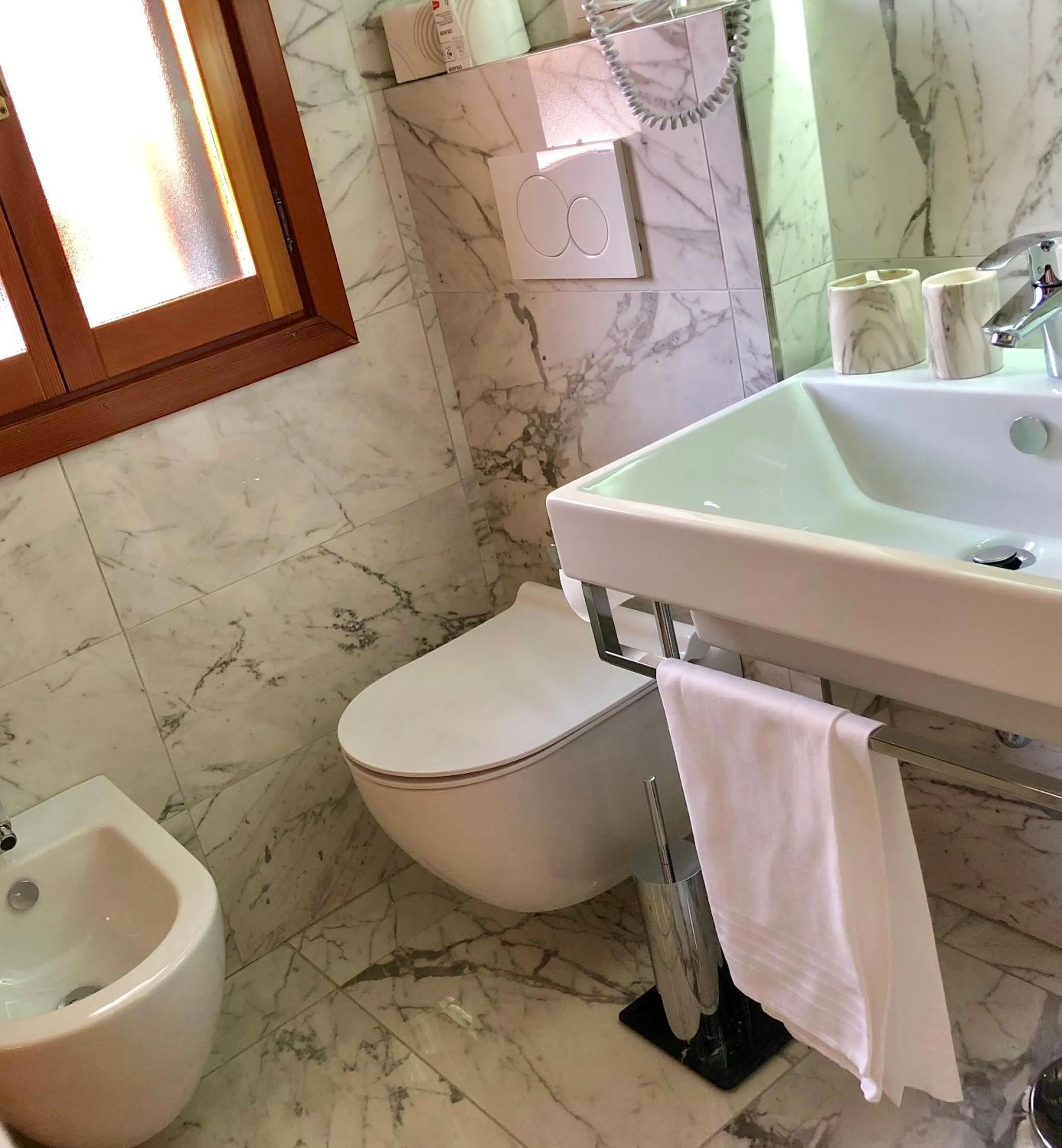 Bathroom in Hotel Ariel Silva