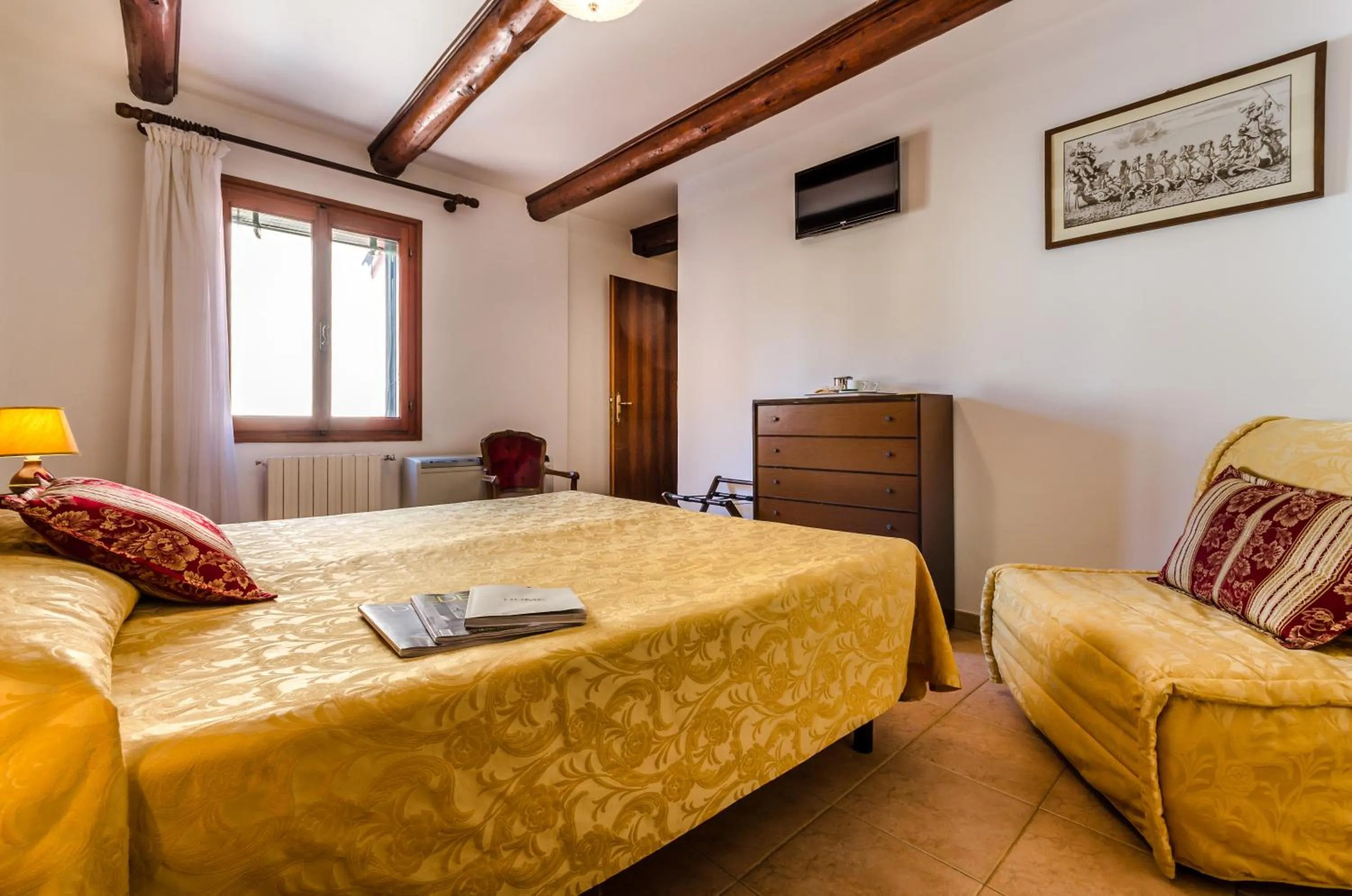 TV and multimedia, Bed in Hotel Ariel Silva