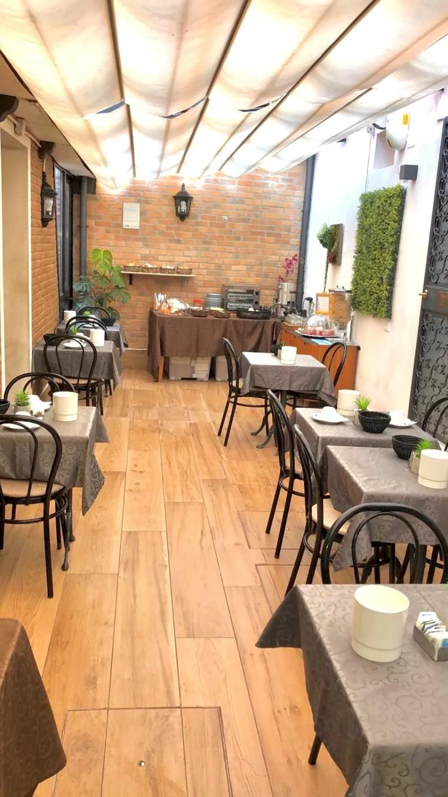 Breakfast in Hotel Ariel Silva