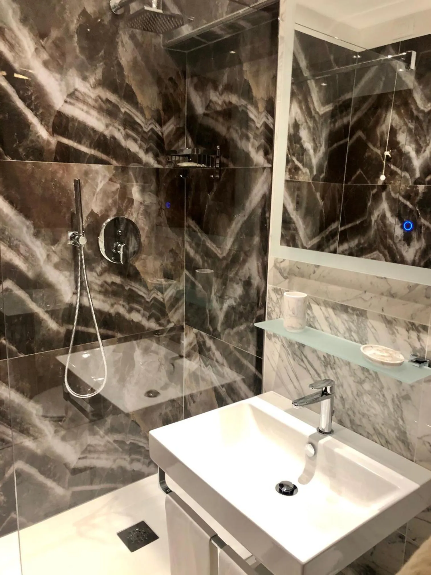 Bathroom in Hotel Ariel Silva