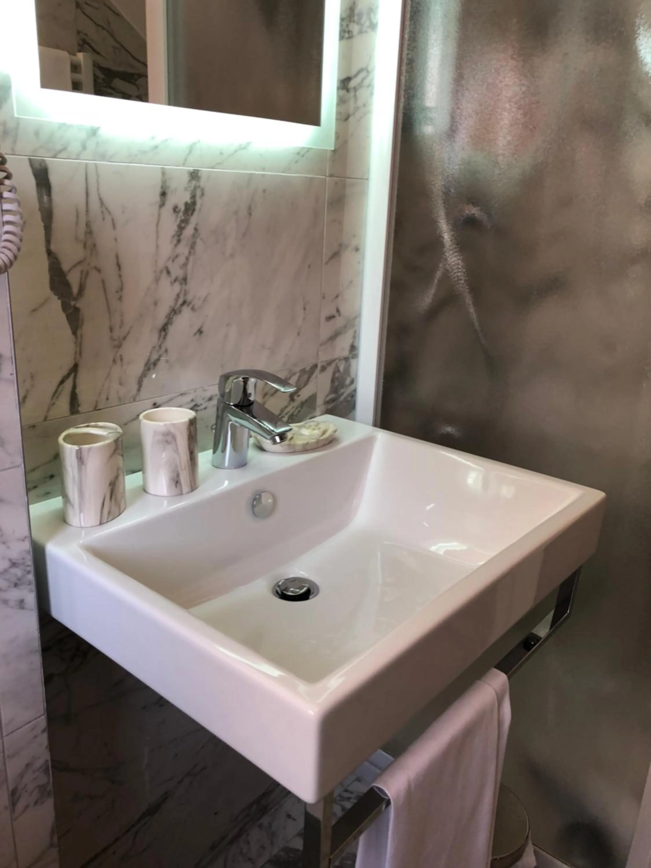 Bathroom in Hotel Ariel Silva