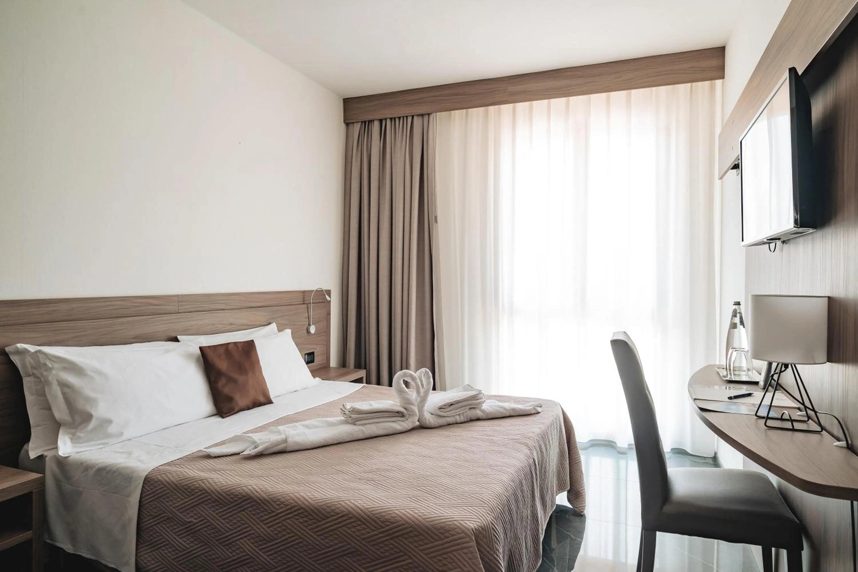 Bedroom, Bed in Hotel Carignano