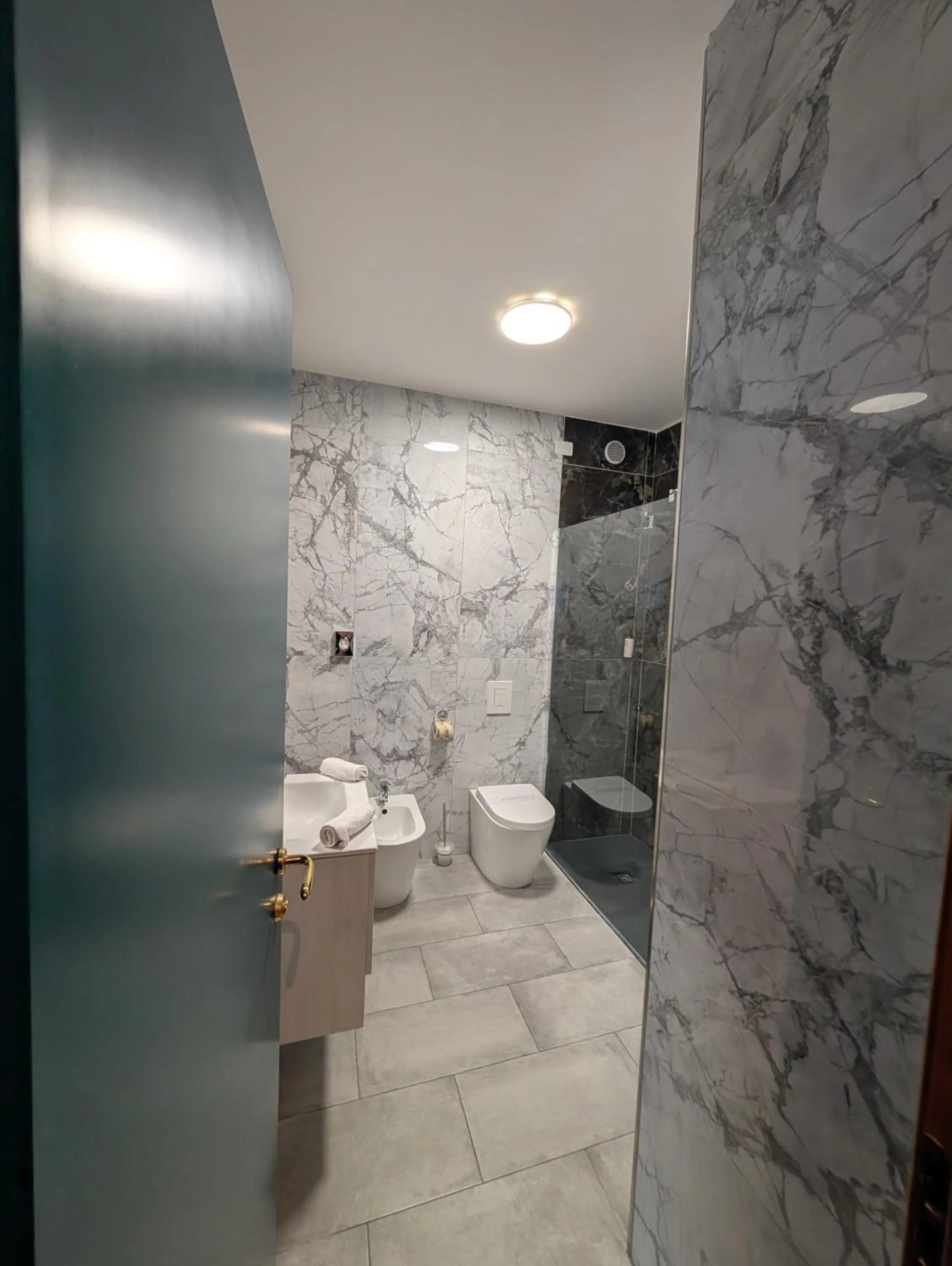 Bathroom in Hotel Carignano