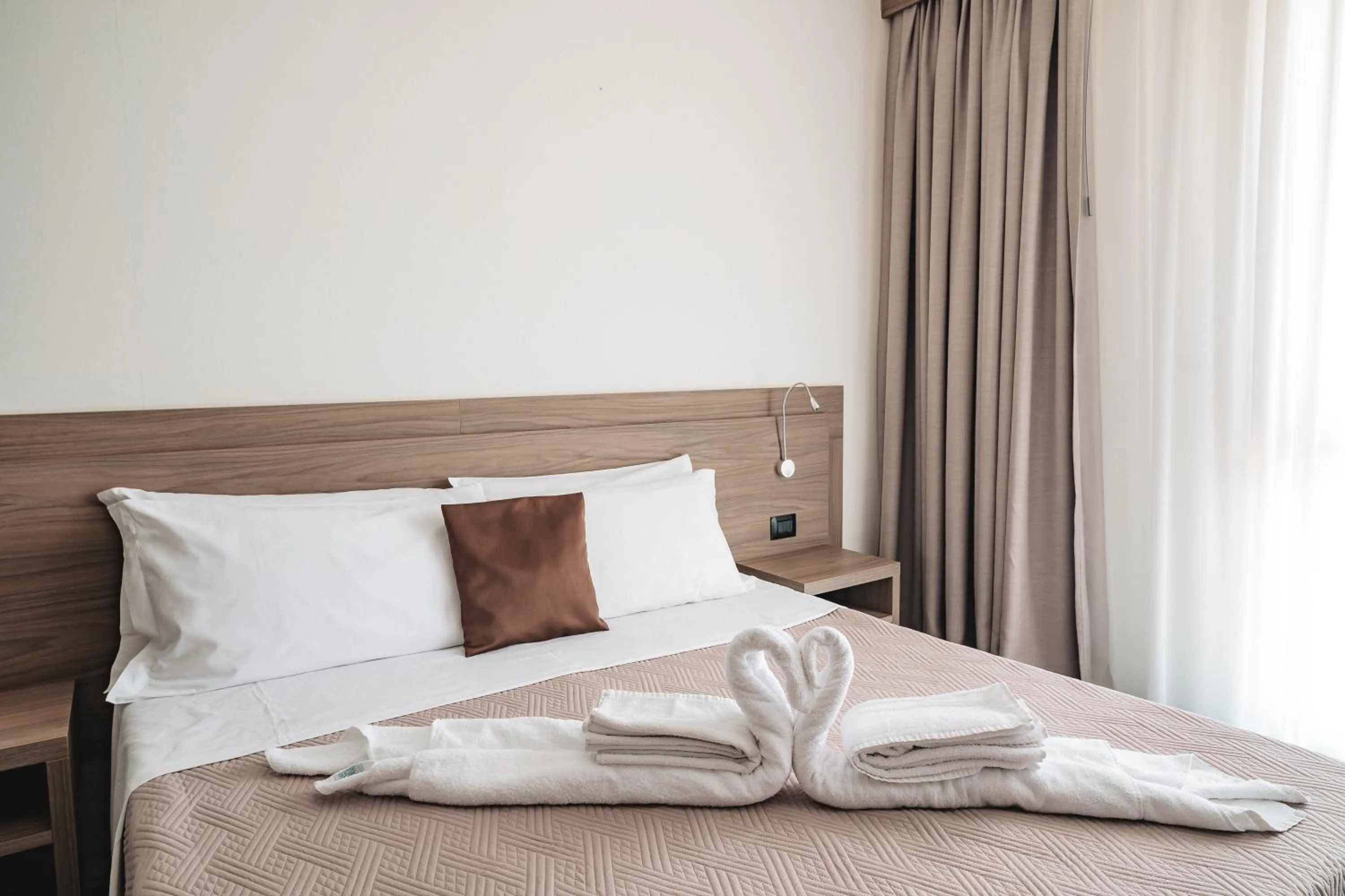 Bedroom, Bed in Hotel Carignano