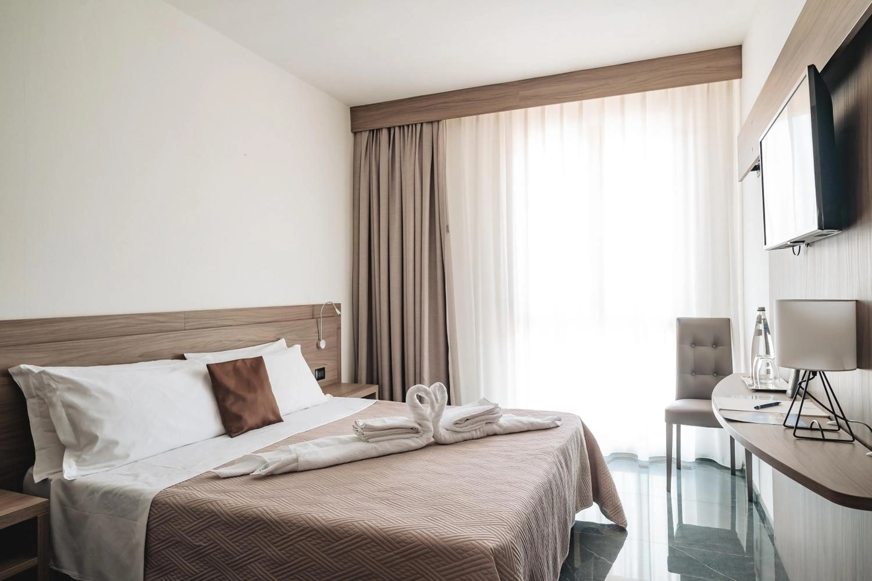 Bedroom, Bed in Hotel Carignano