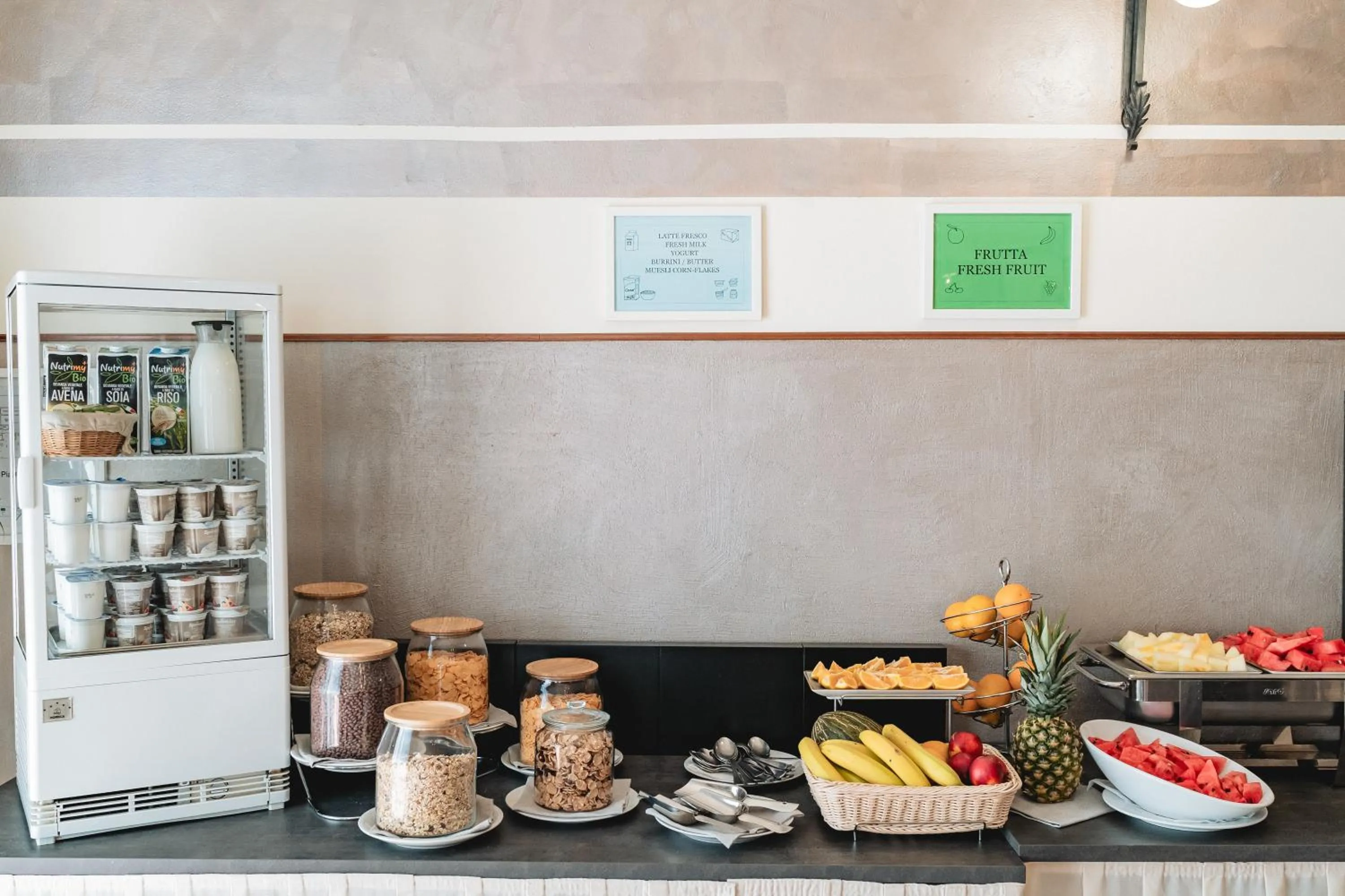 Buffet breakfast in Hotel Carignano