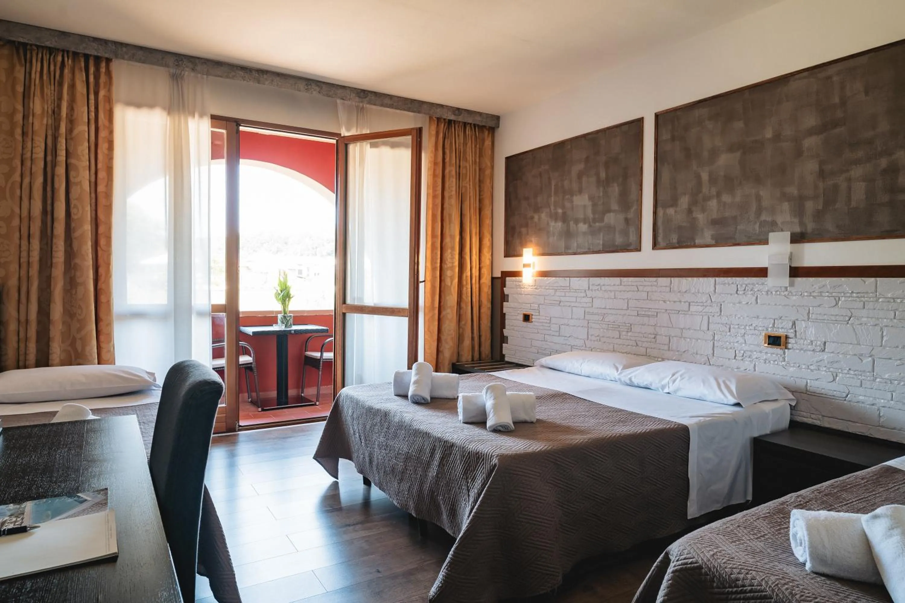 Bedroom, Bed in Hotel Carignano