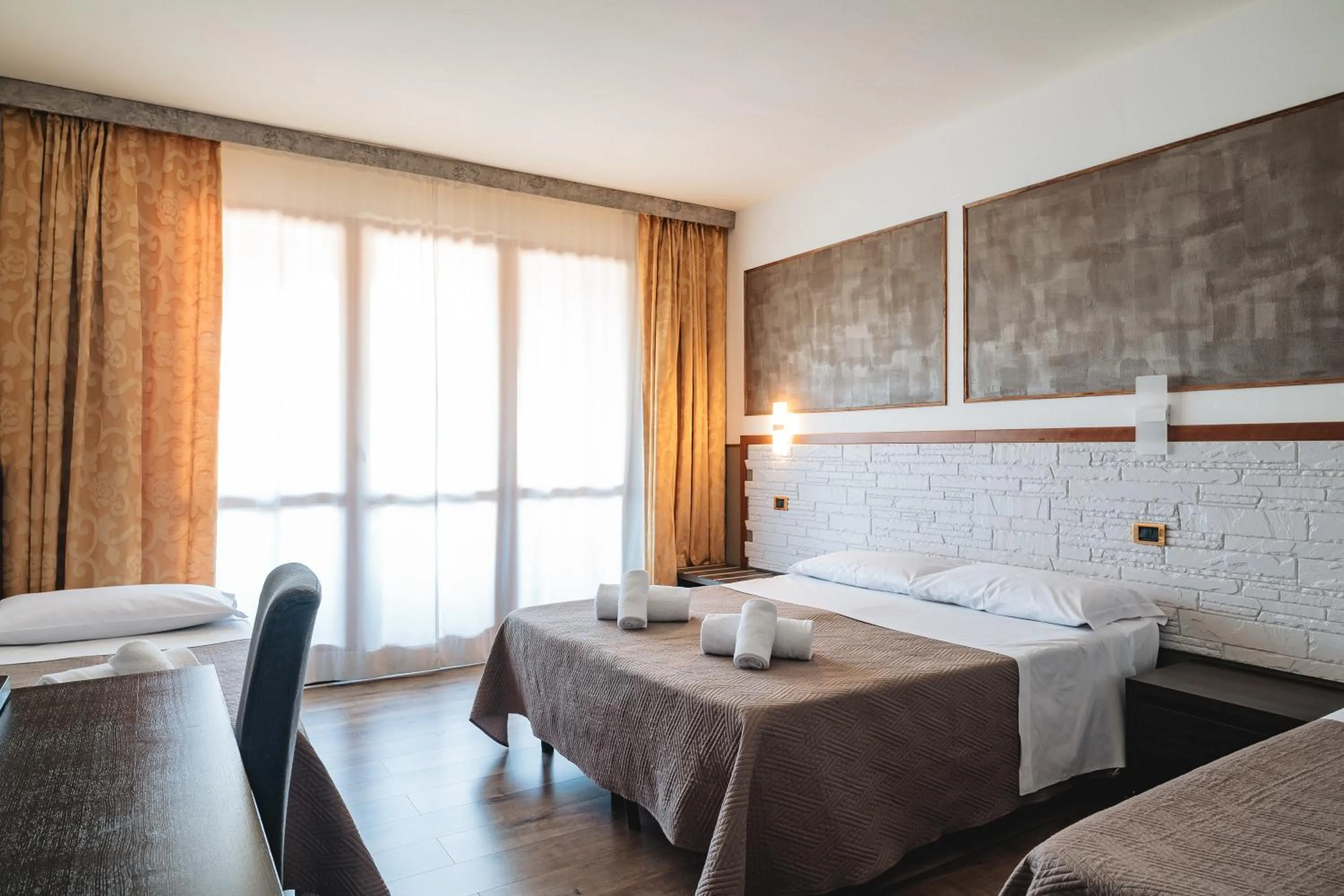 Bedroom, Bed in Hotel Carignano