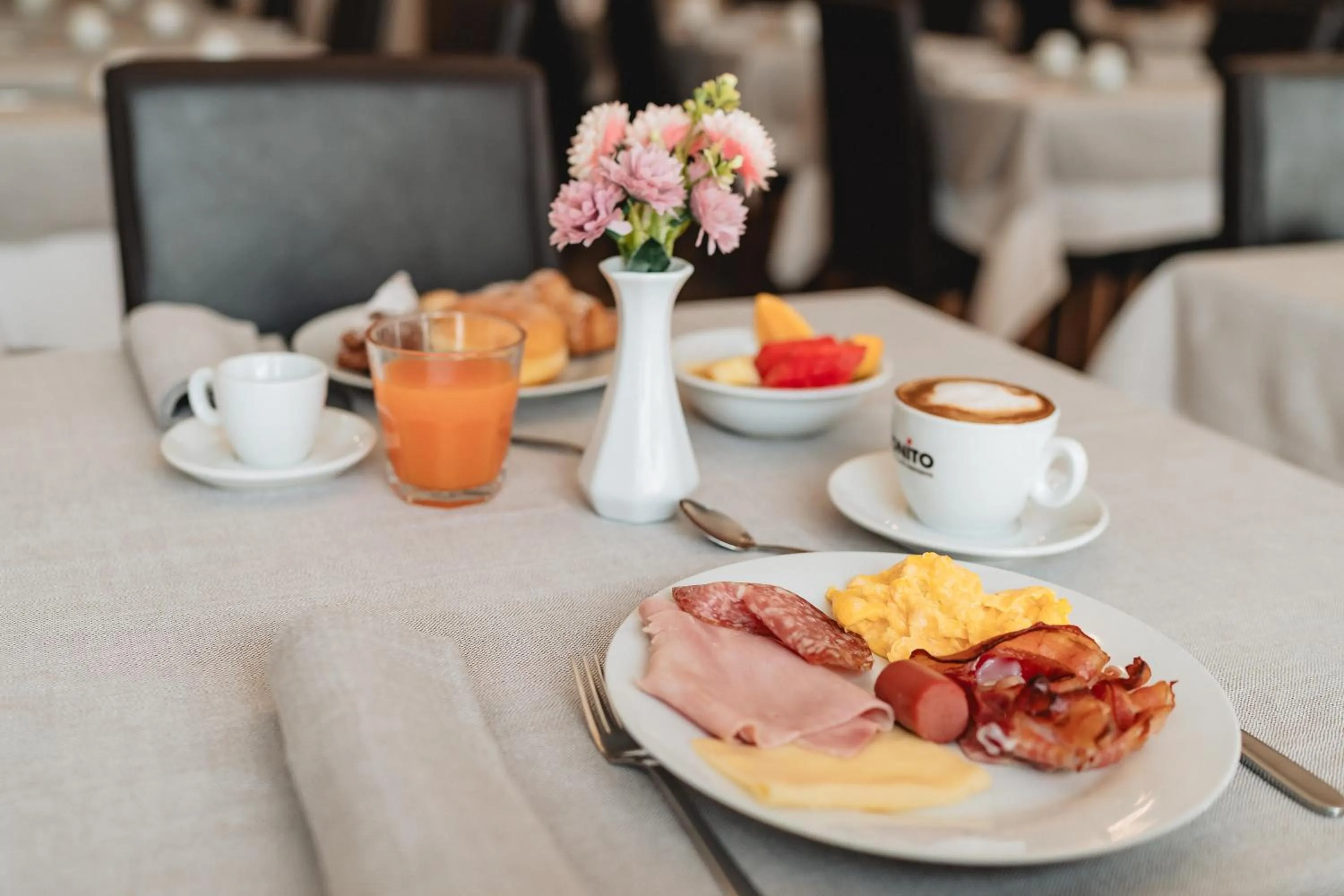 Breakfast in Hotel Carignano