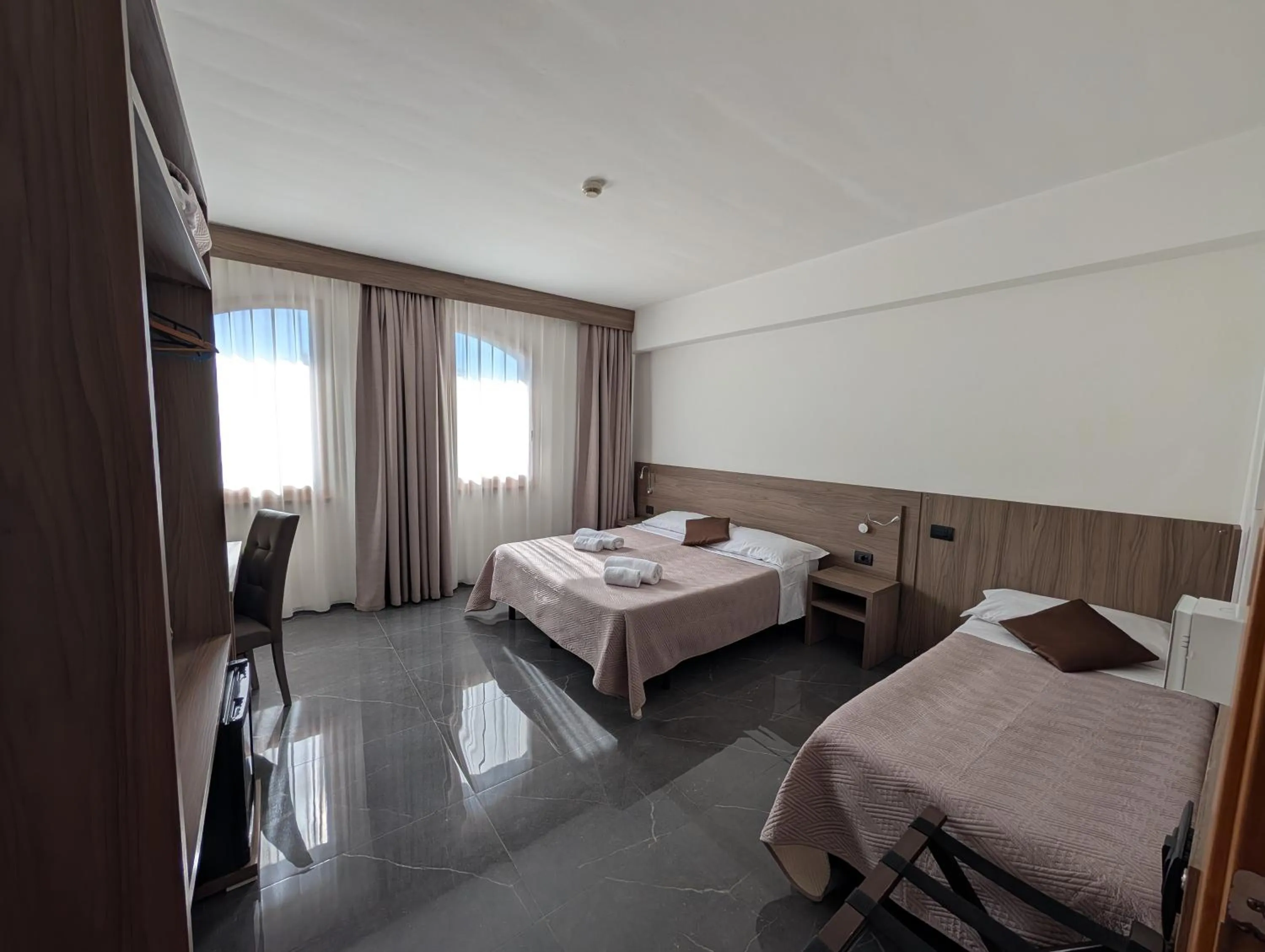 Bedroom, Bed in Hotel Carignano