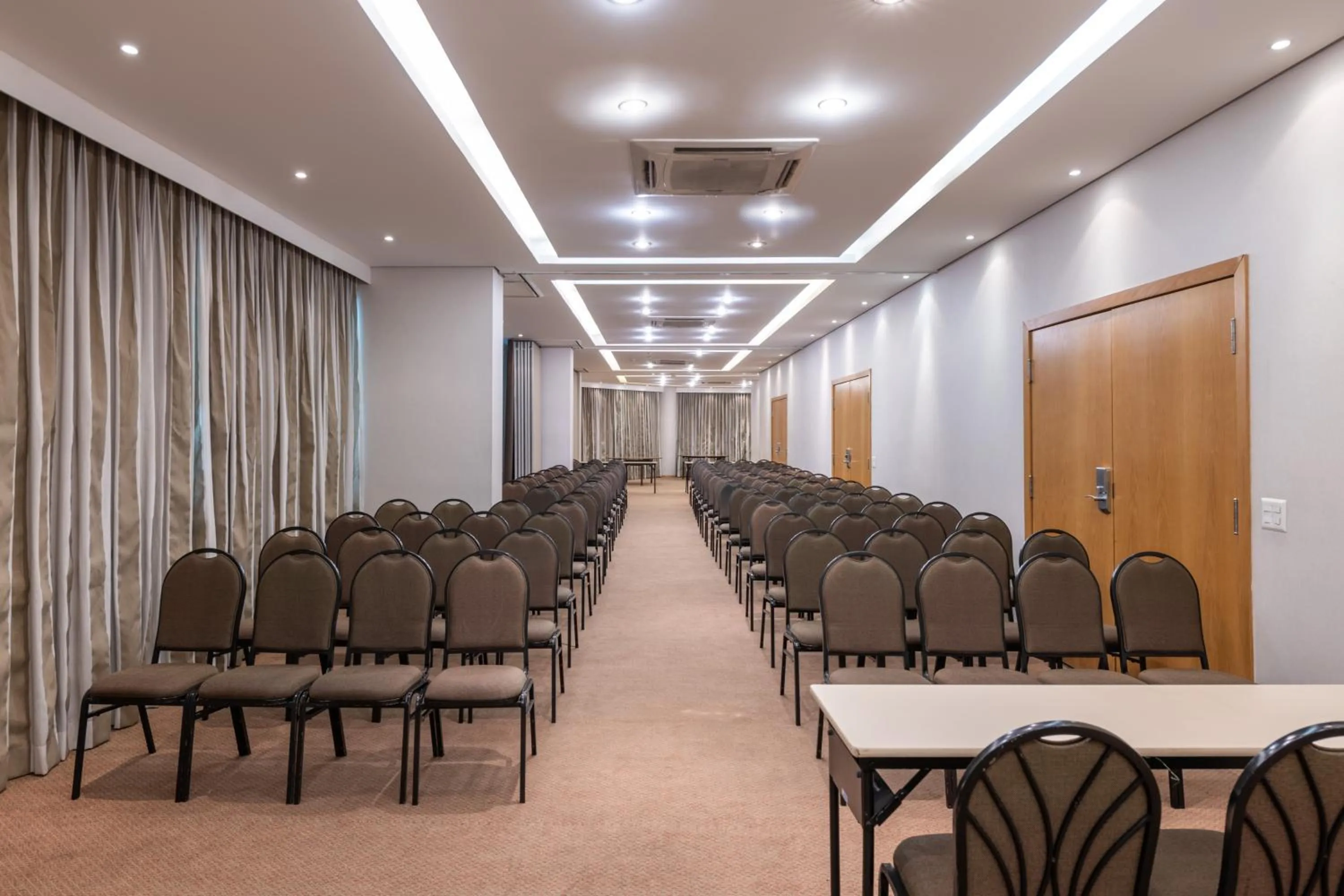Meeting/conference room in DELPLAZA Marabá São Paulo