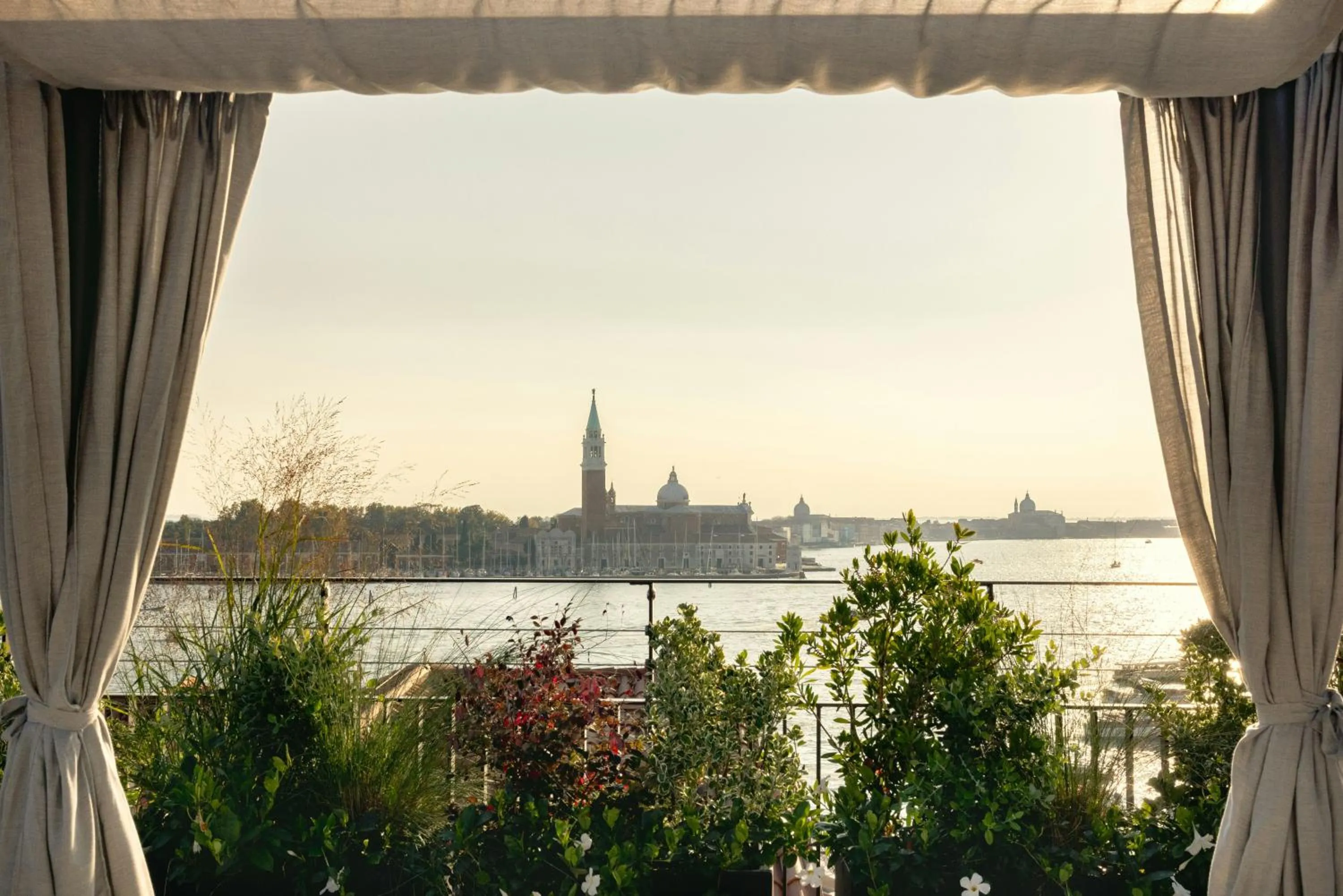 Photo of the whole room in Hotel Gabrielli Venezia - Starhotels Collezione