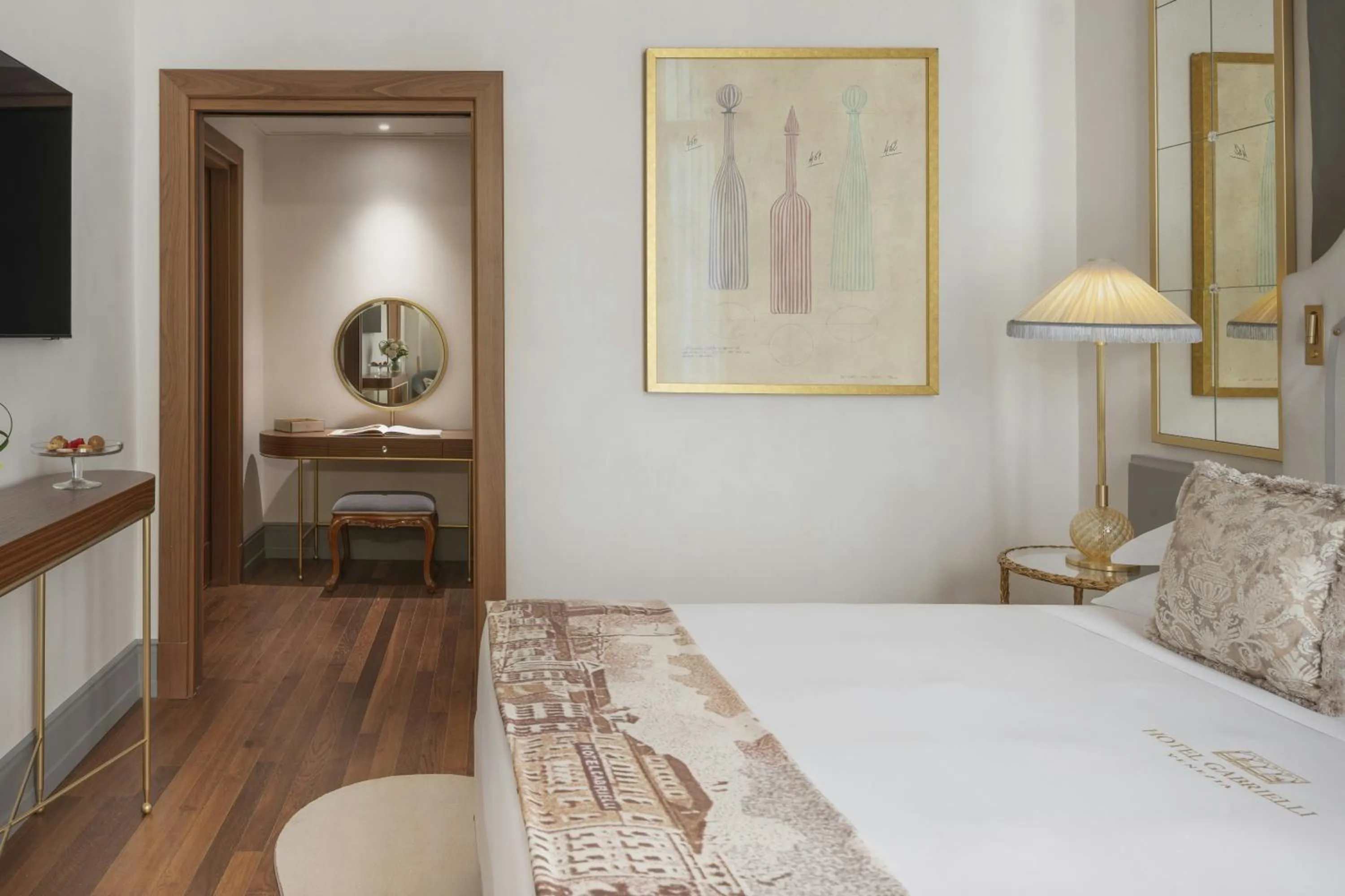 Photo of the whole room, Bed in Hotel Gabrielli Venezia - Starhotels Collezione