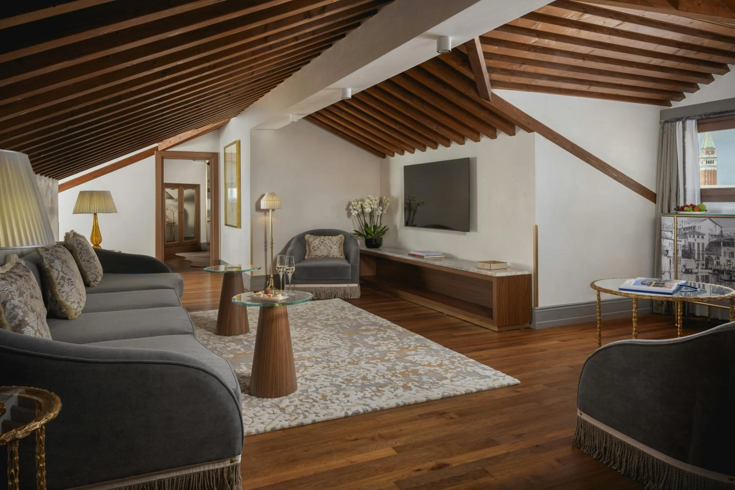 Photo of the whole room in Hotel Gabrielli Venezia - Starhotels Collezione