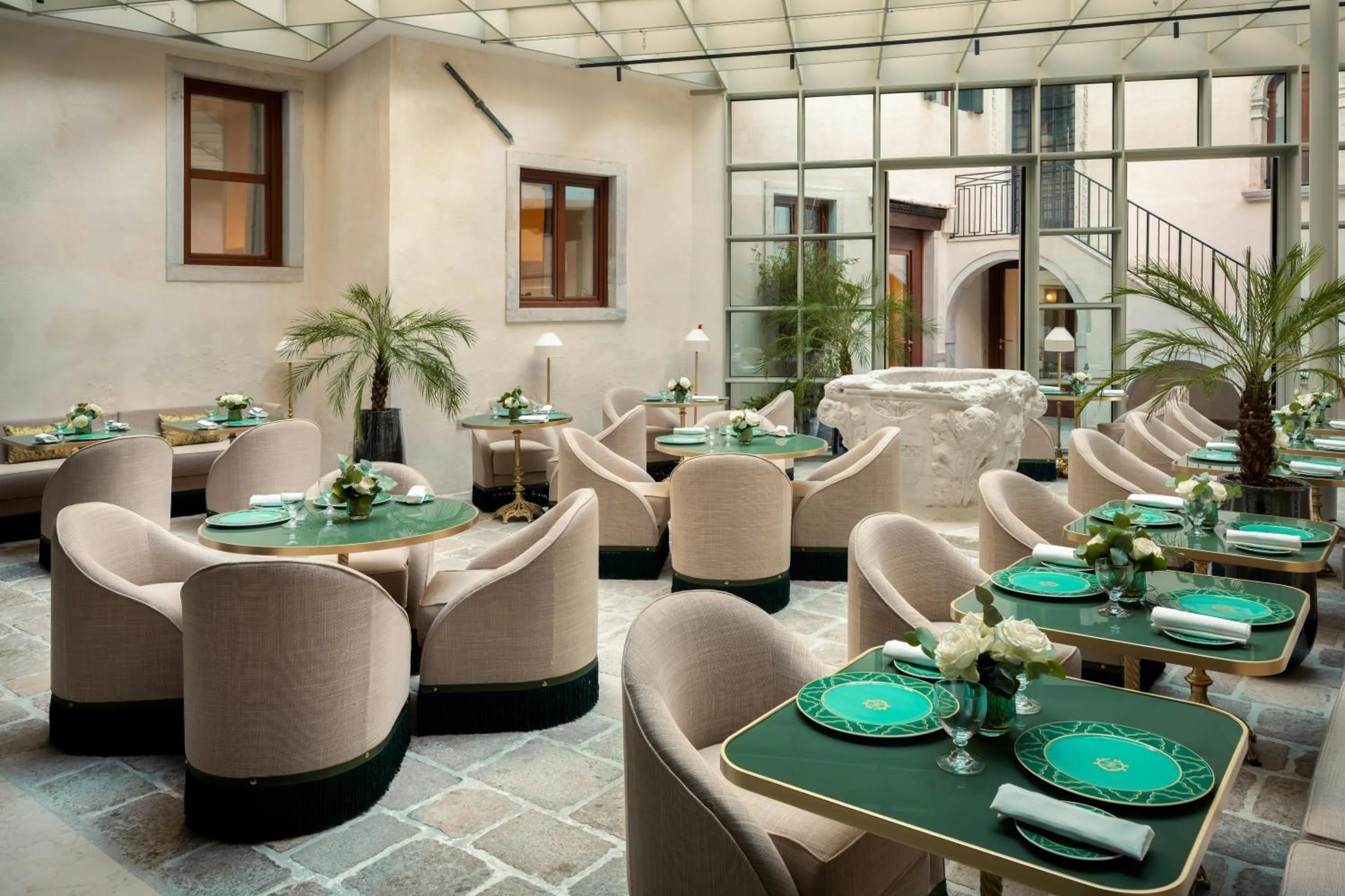 Inner courtyard view in Hotel Gabrielli Venezia - Starhotels Collezione