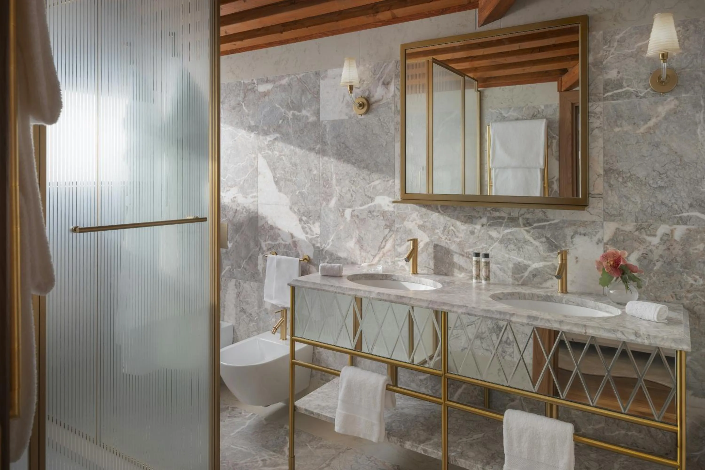 Bathroom in Hotel Gabrielli Venezia - Starhotels Collezione