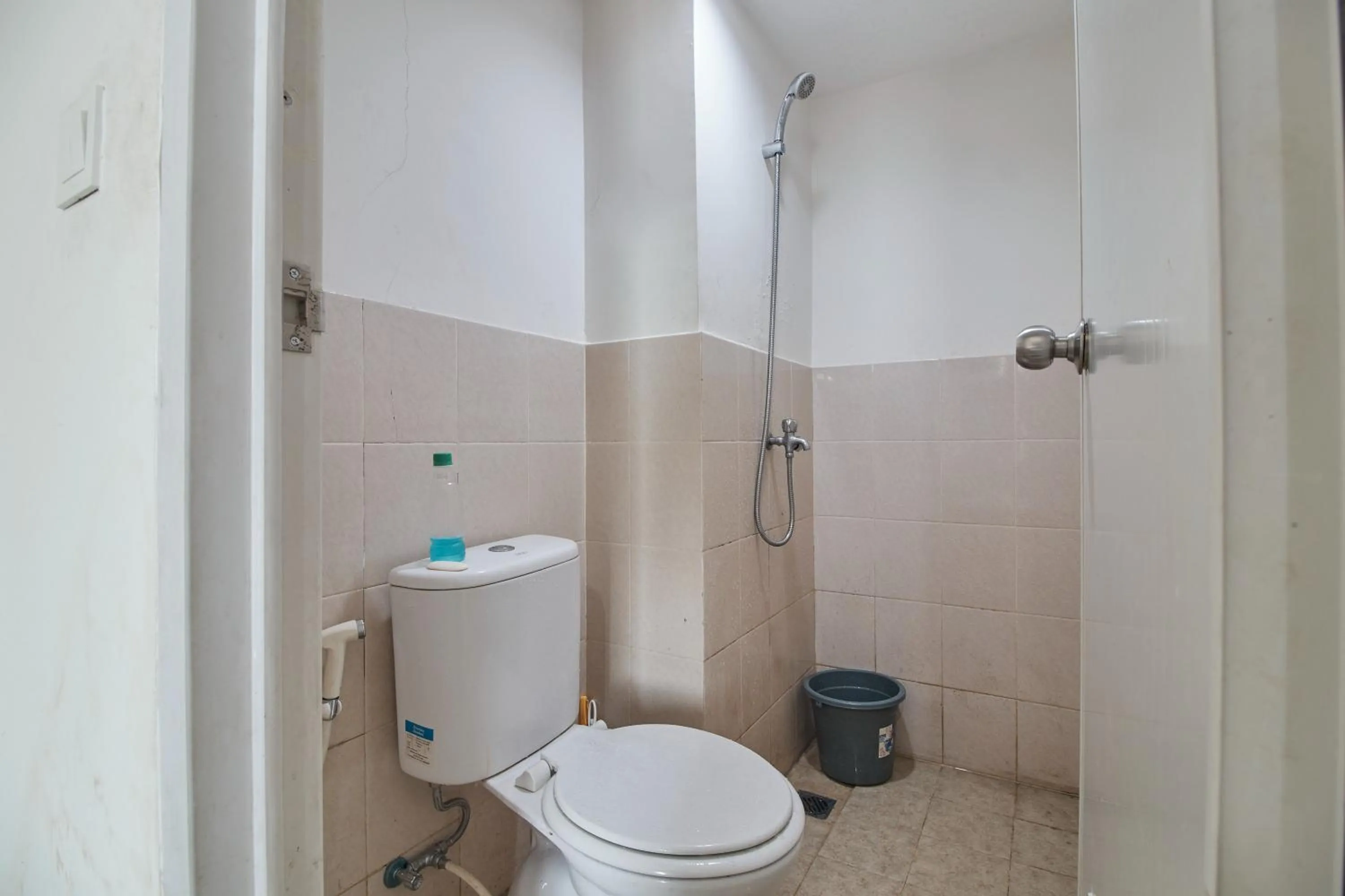 Bathroom in Room Rendi Podomoro Golf View