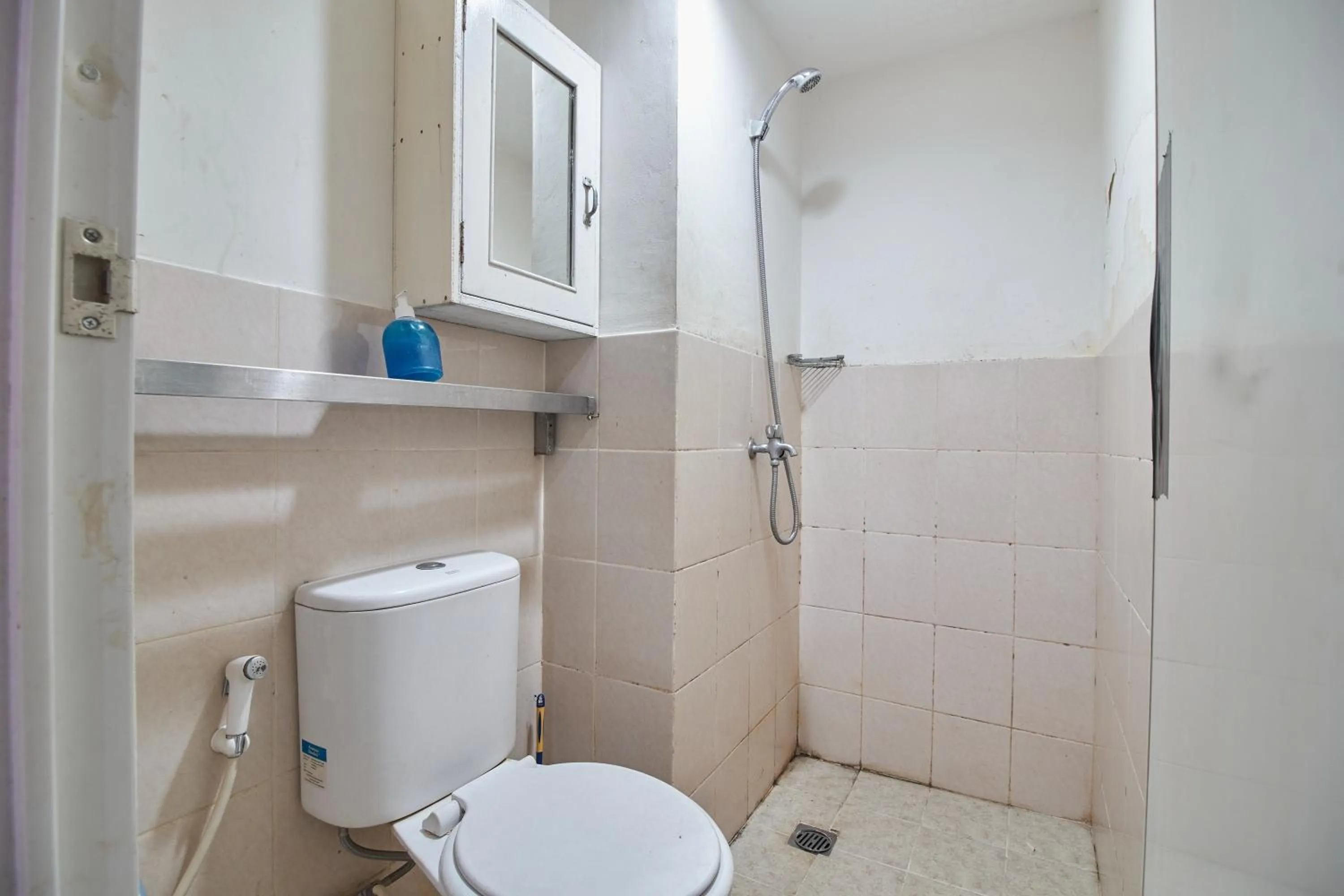 Bathroom in Room Rendi Podomoro Golf View