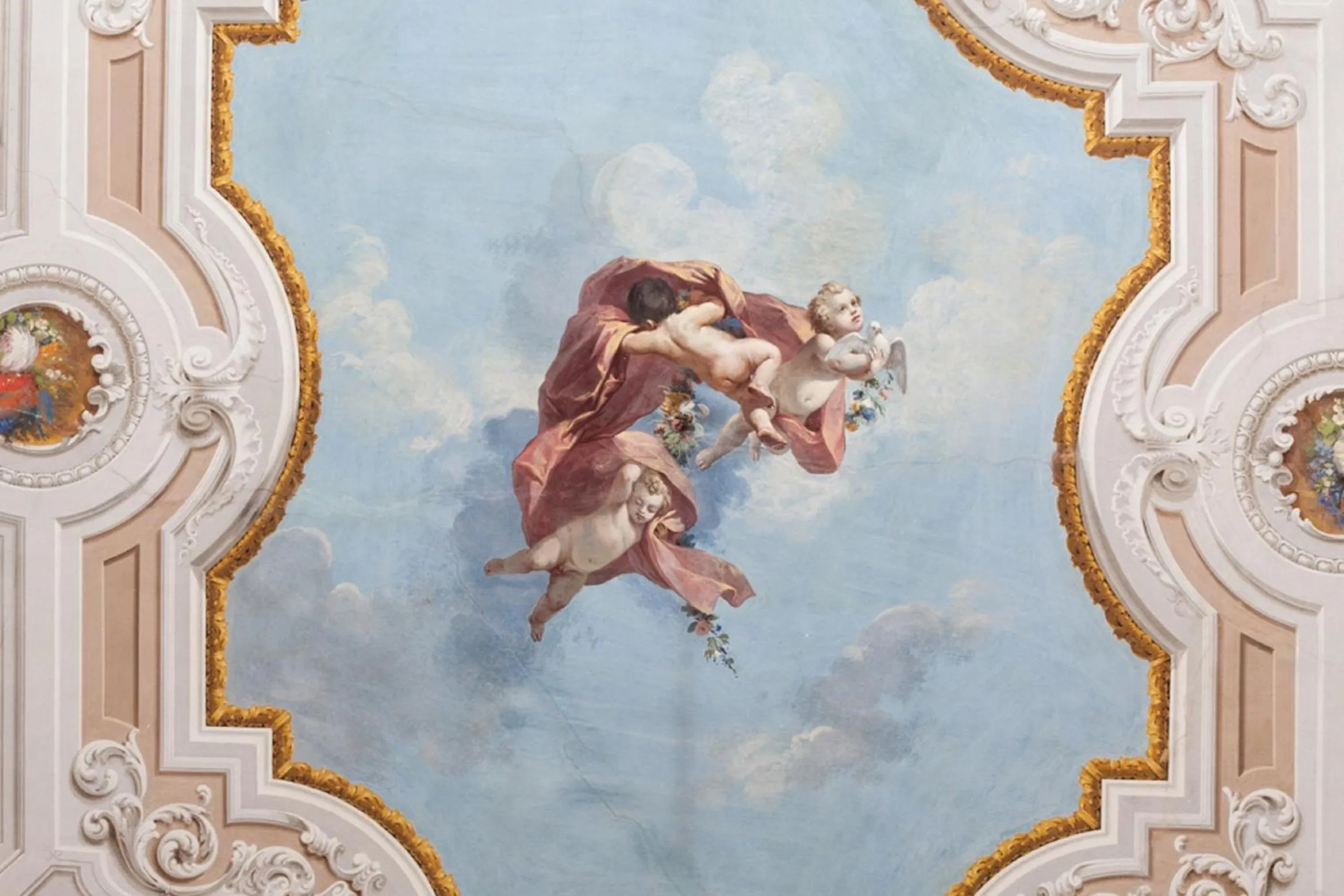 Decorative detail in Palazzo dei Ciompi Suites