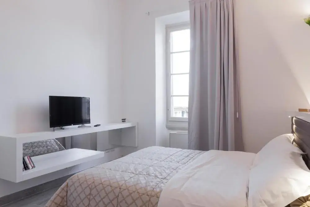 Deluxe Two-Bedroom Suite in Palazzo dei Ciompi Suites Deluxe Two-Bedroom Suite in Palazzo dei Ciompi Suites