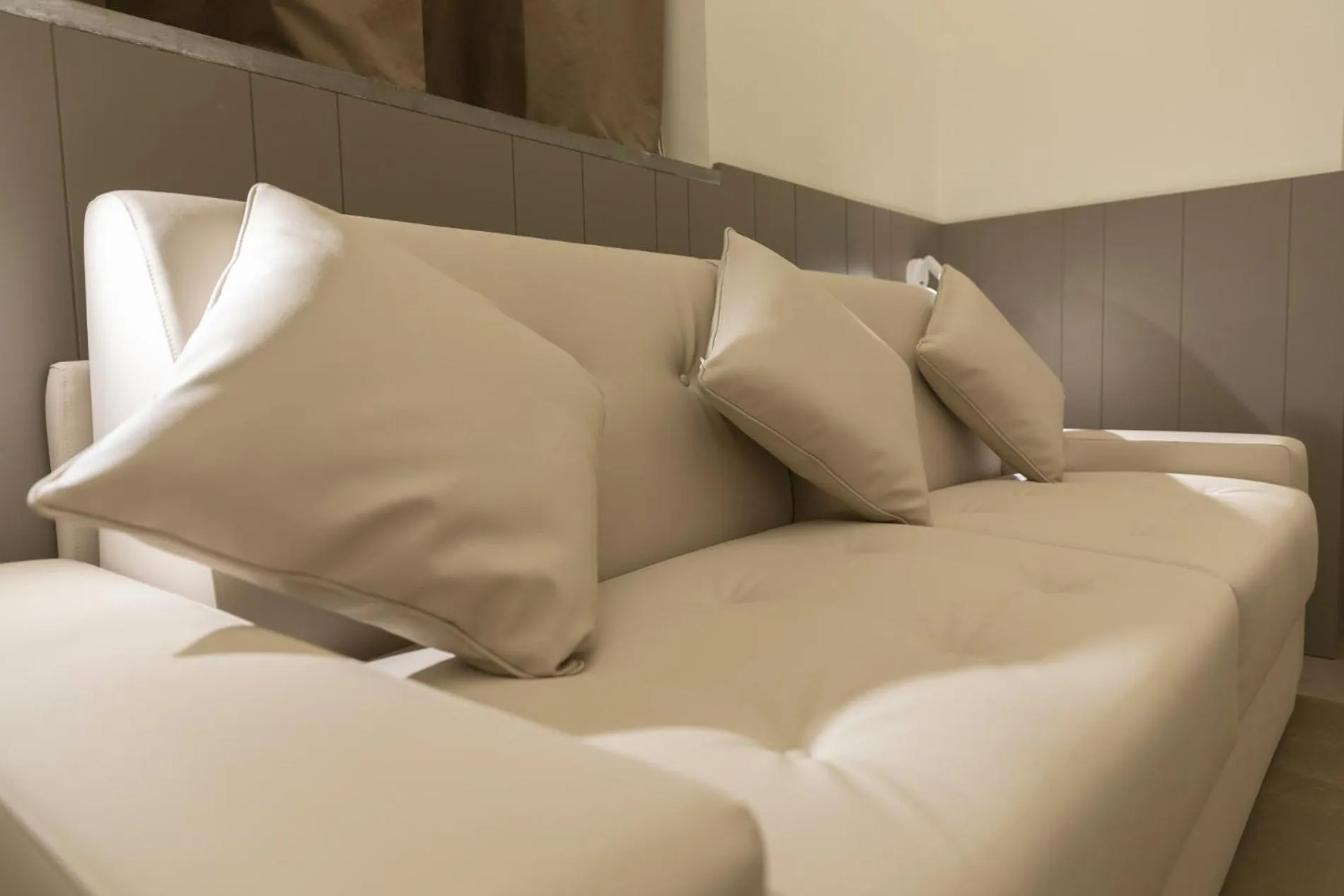 Living room, Bed in Palazzo dei Ciompi Suites