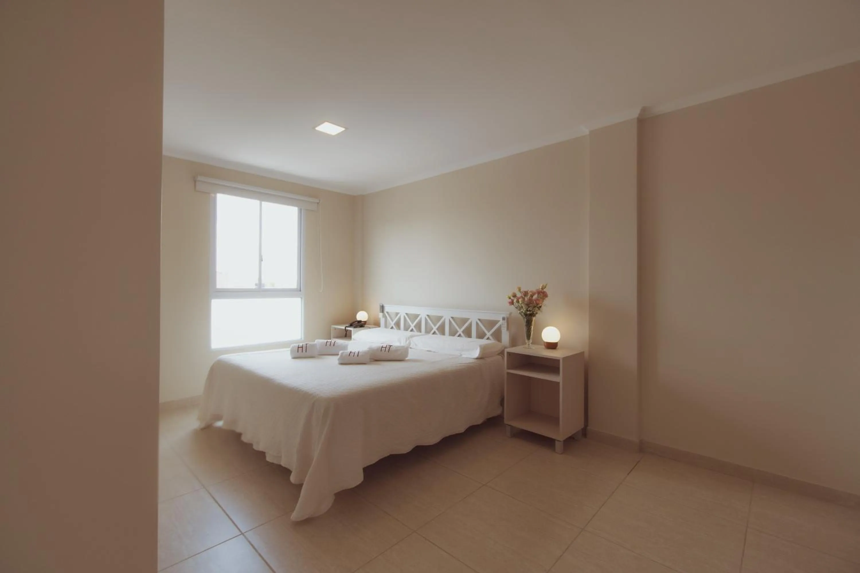 Photo of the whole room in Hotel Tonight