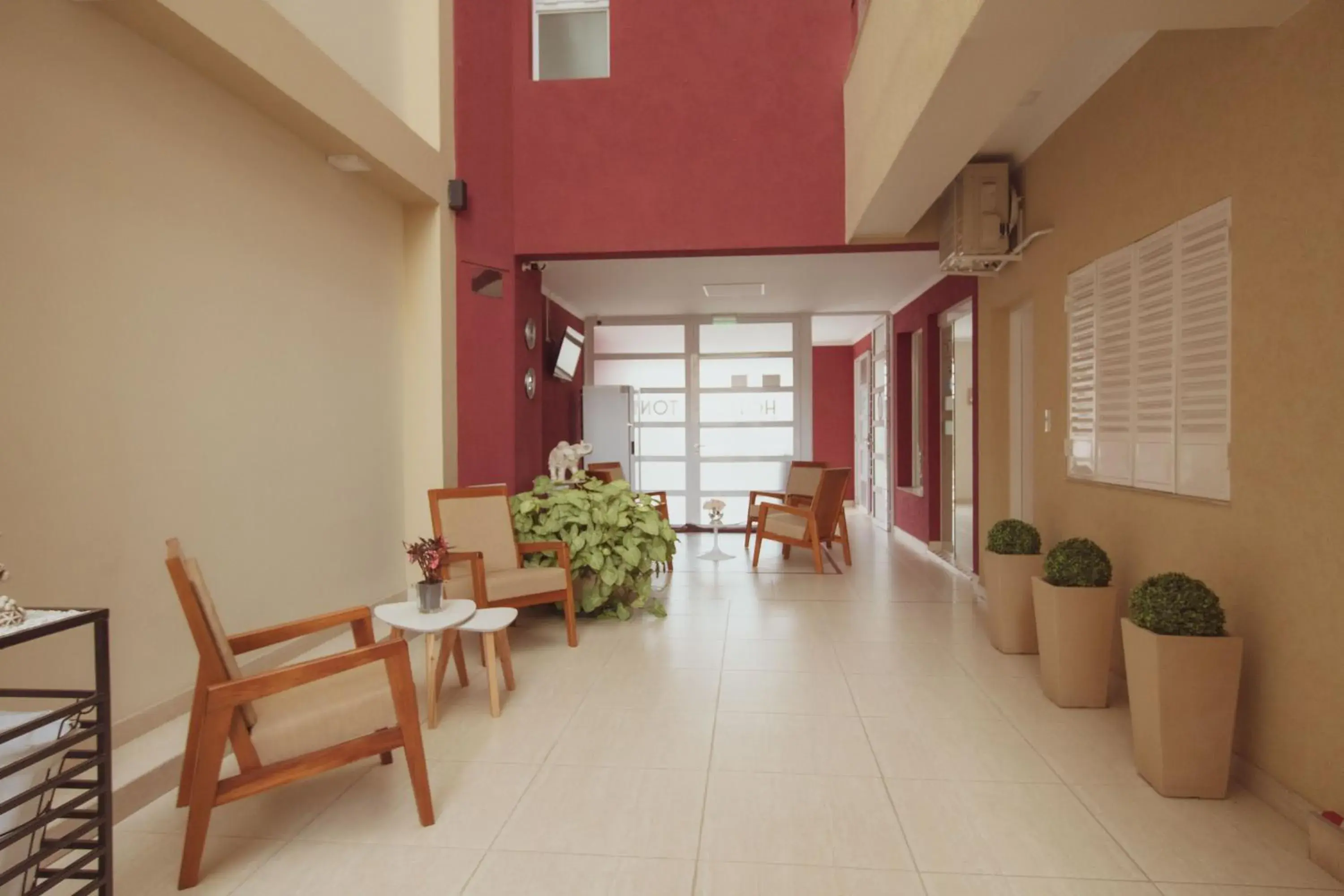 Property building in Hotel Tonight Property building in Hotel Tonight