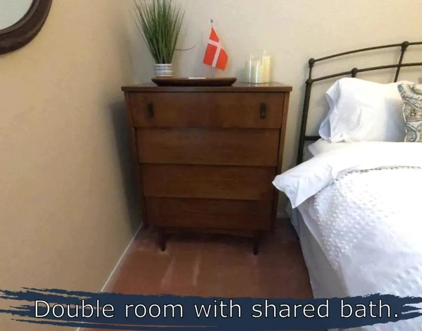 wardrobe, Bed in Sommer Hus-Best value in Southern California Wine Country