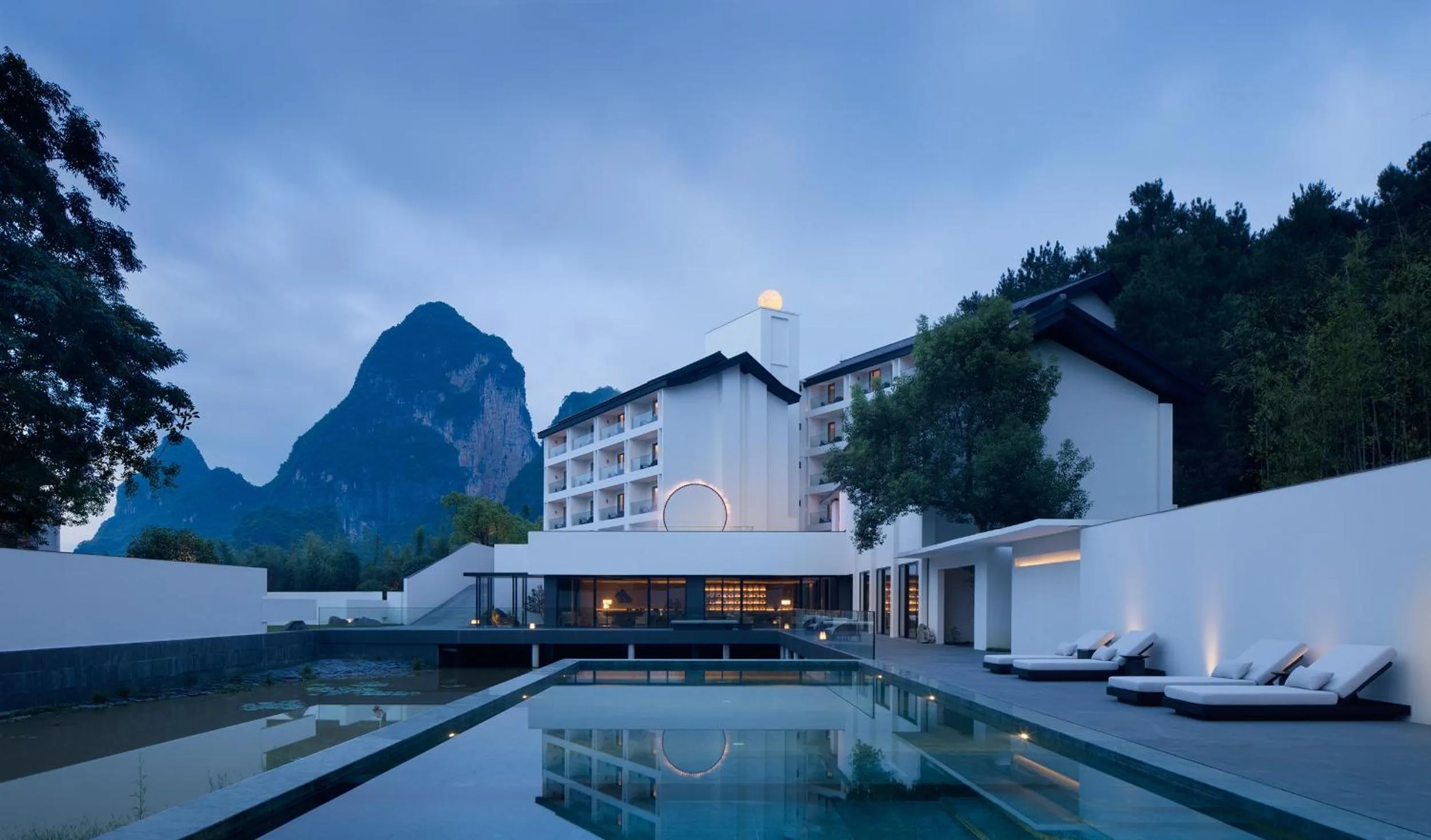 Property building in Guilin Yangshuo Jora Hotel