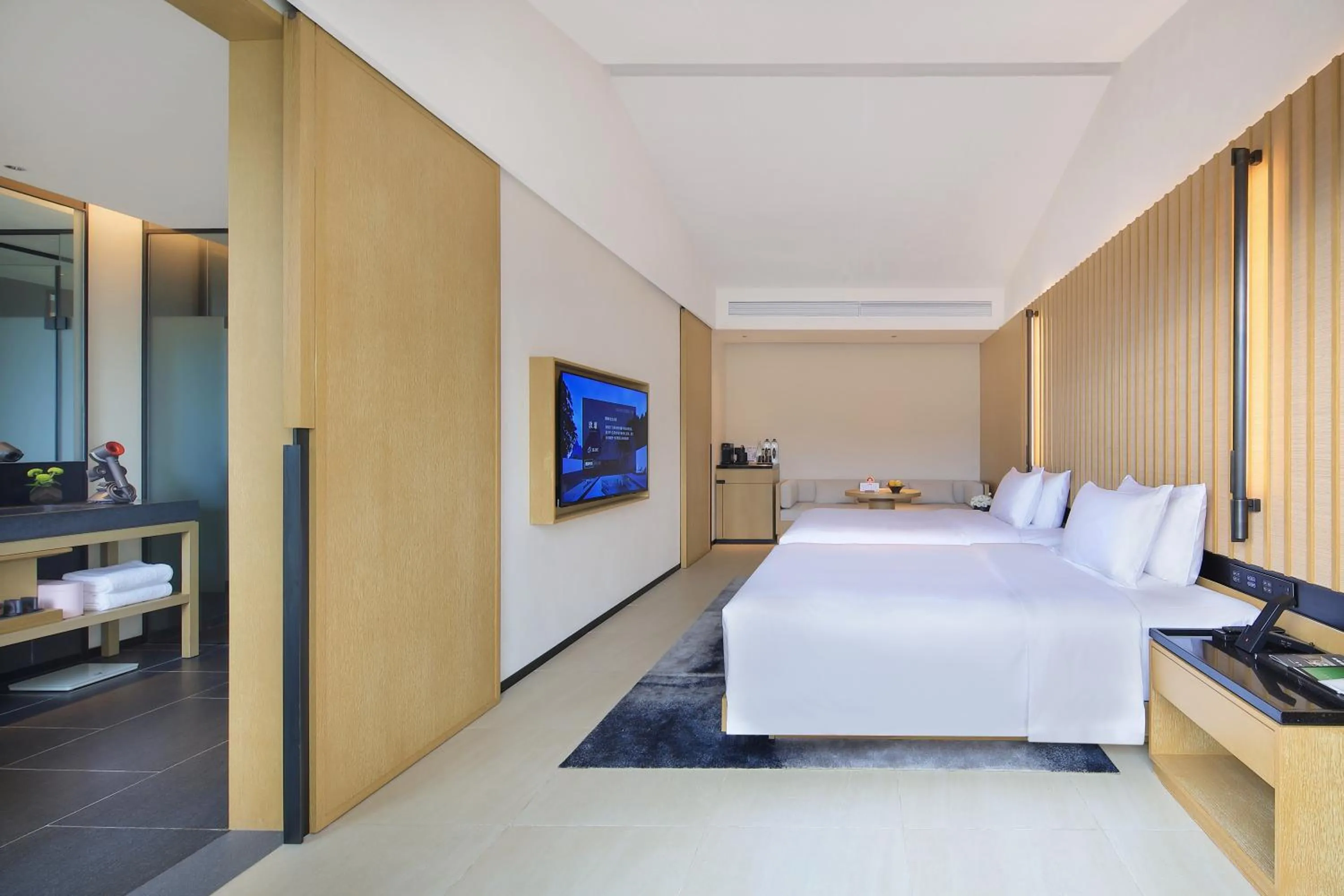 Bed in Guilin Yangshuo Jora Hotel