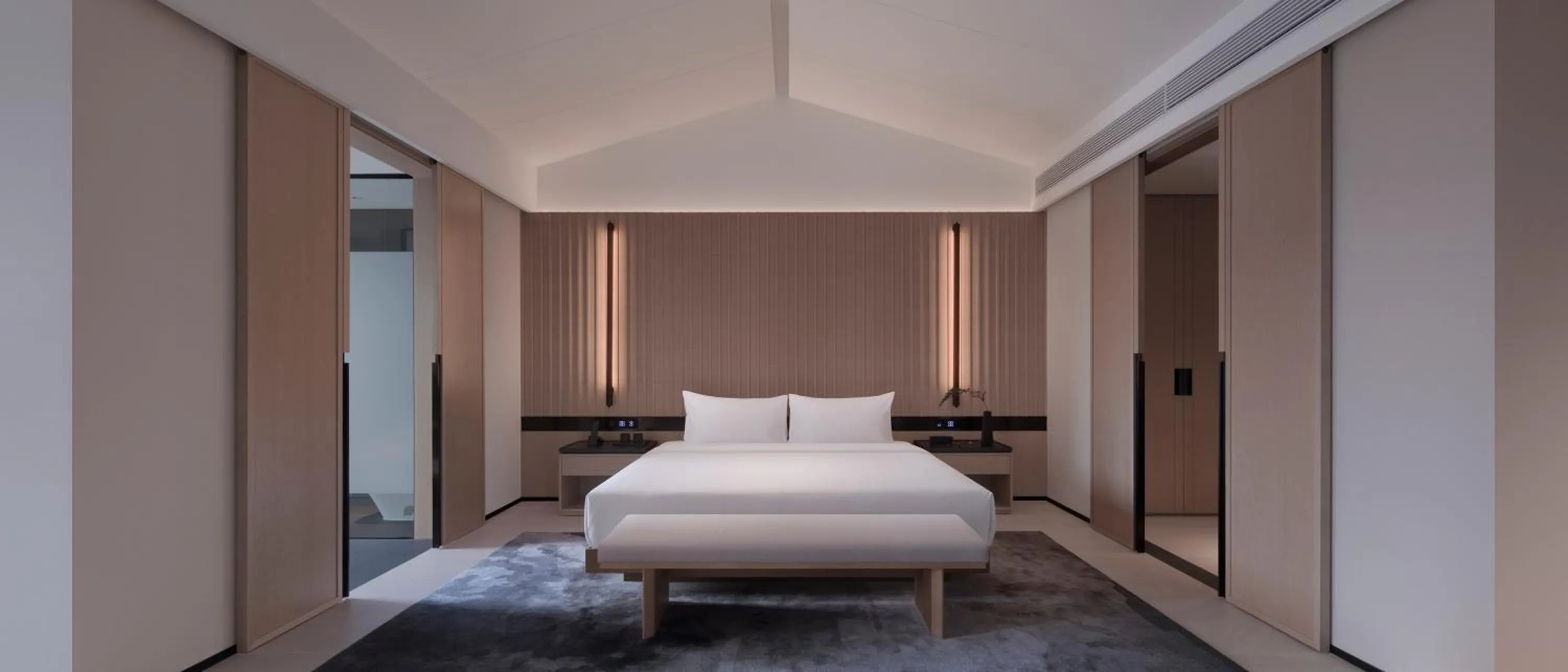 Photo of the whole room, Bed in Guilin Yangshuo Jora Hotel
