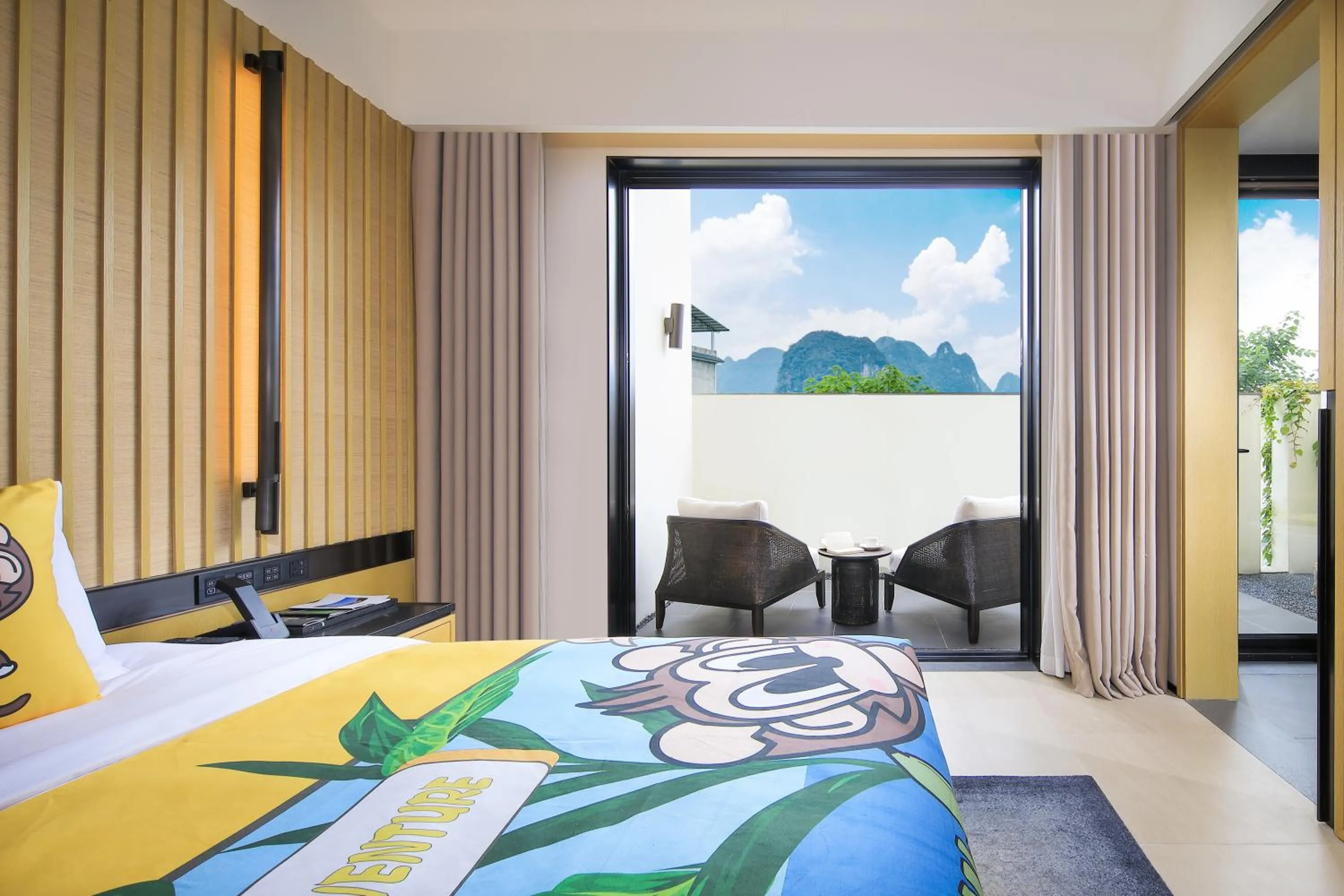 Bed in Guilin Yangshuo Jora Hotel