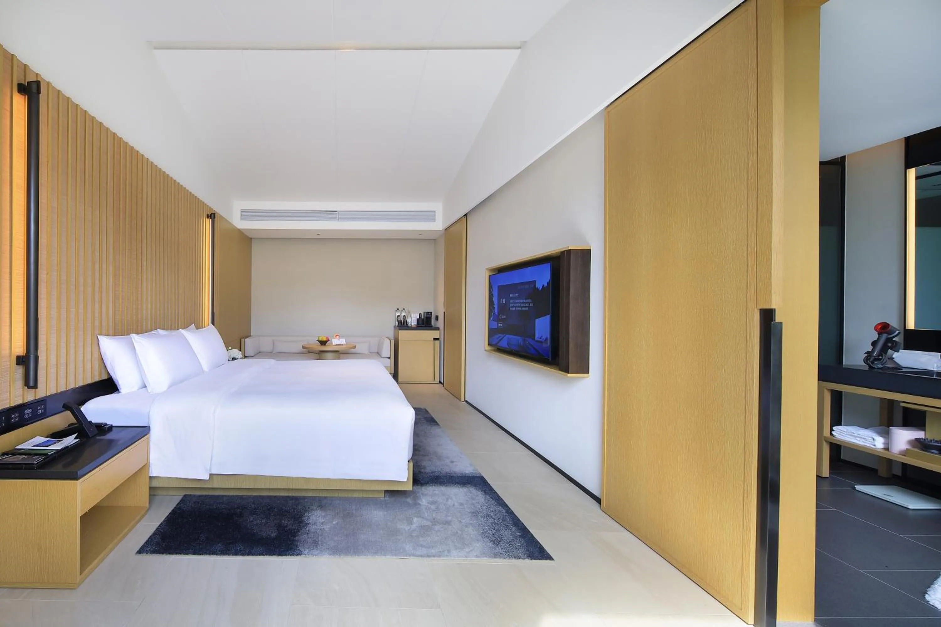 Photo of the whole room, Bed in Guilin Yangshuo Jora Hotel