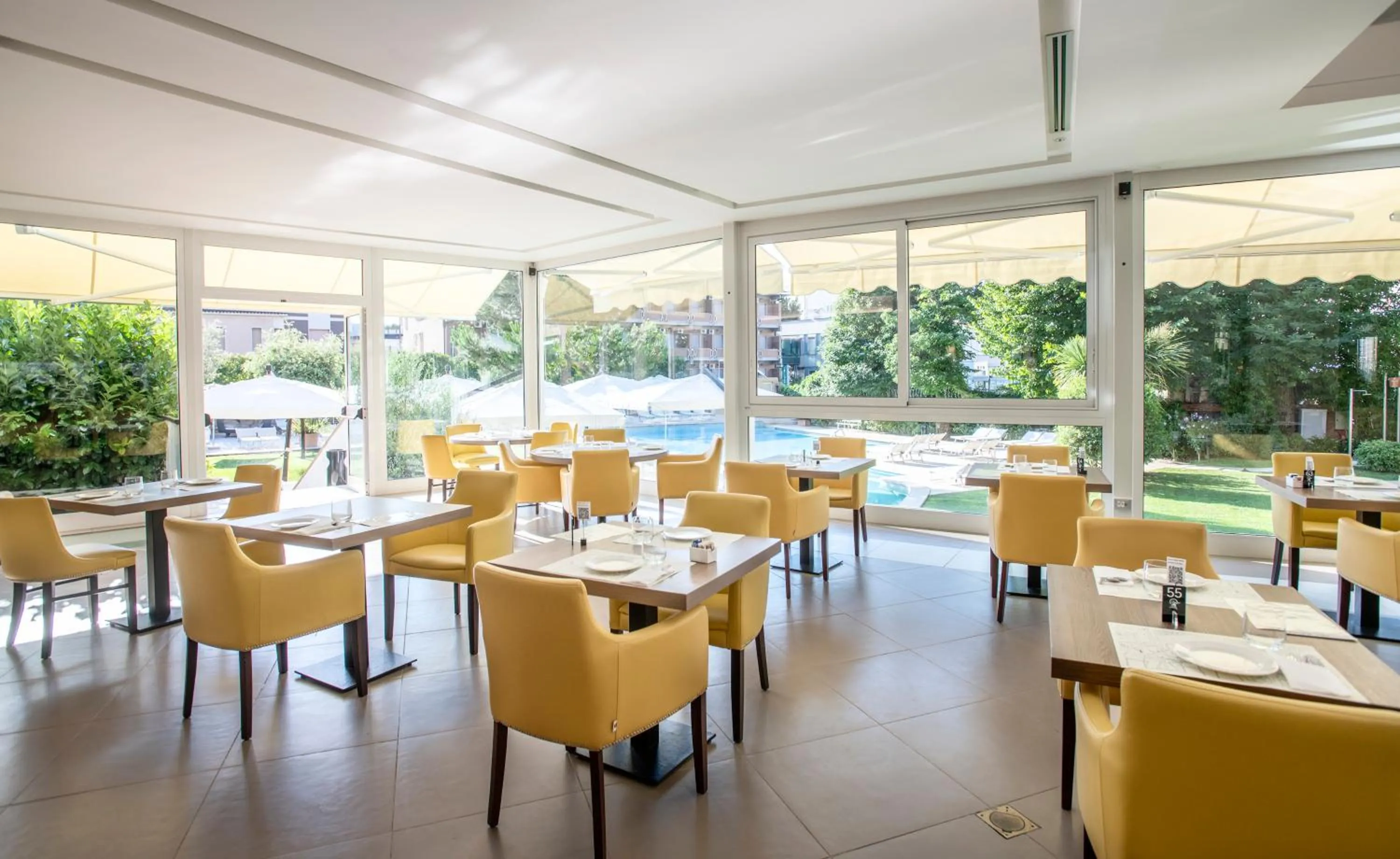 Restaurant/places to eat in Silva Hotel Splendid
