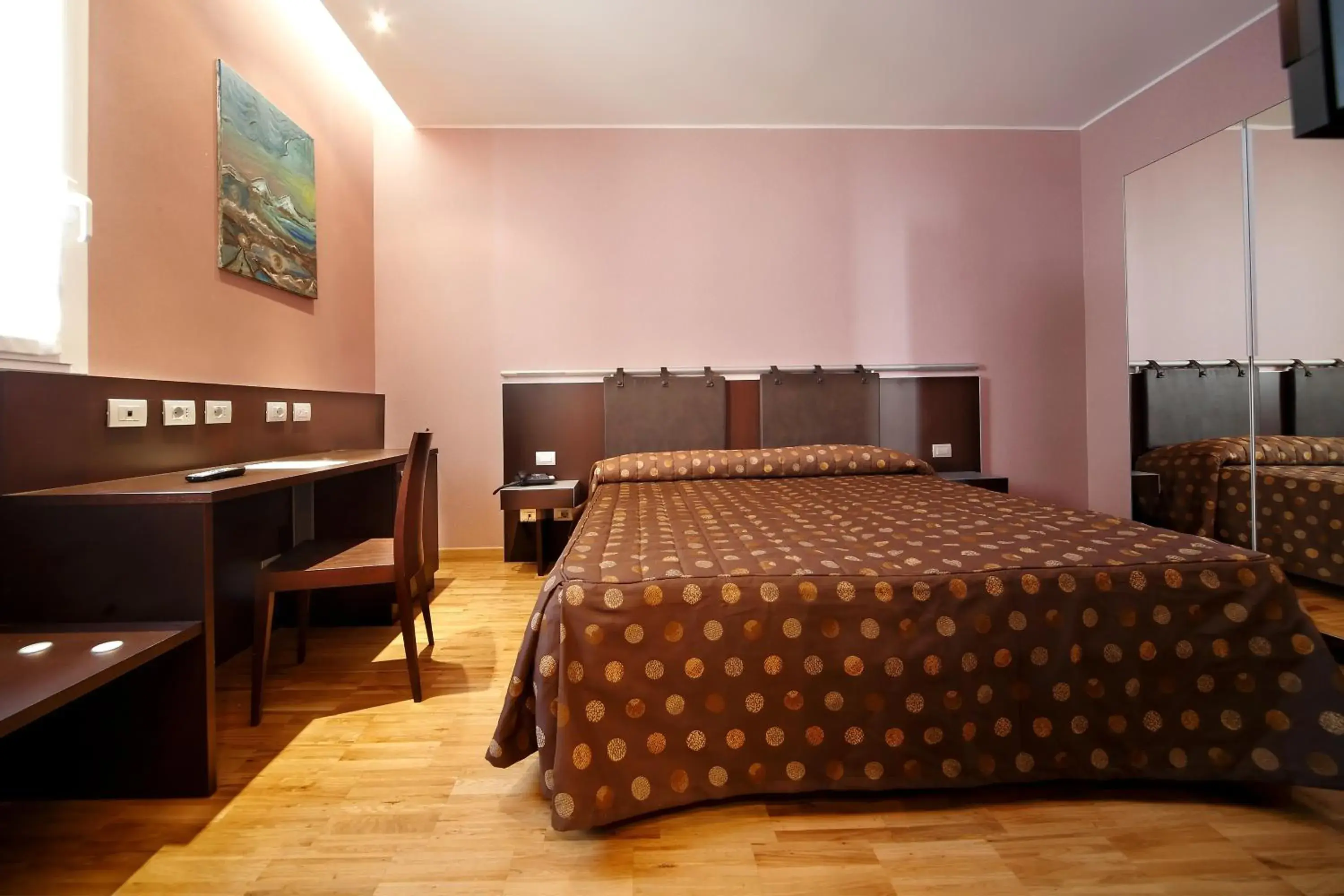 Photo of the whole room, Bed in Hotel Terminal Photo of the whole room, Bed in Hotel Terminal